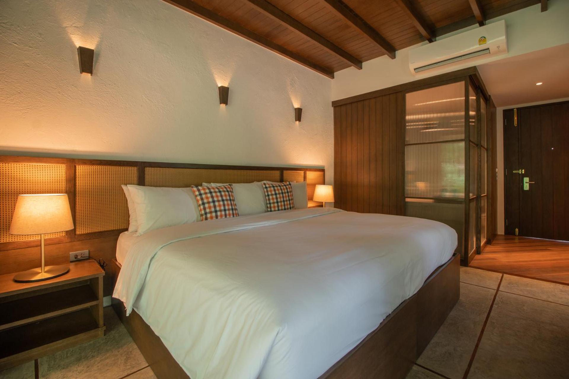 Deluxe Double or Twin Room - Photo 17