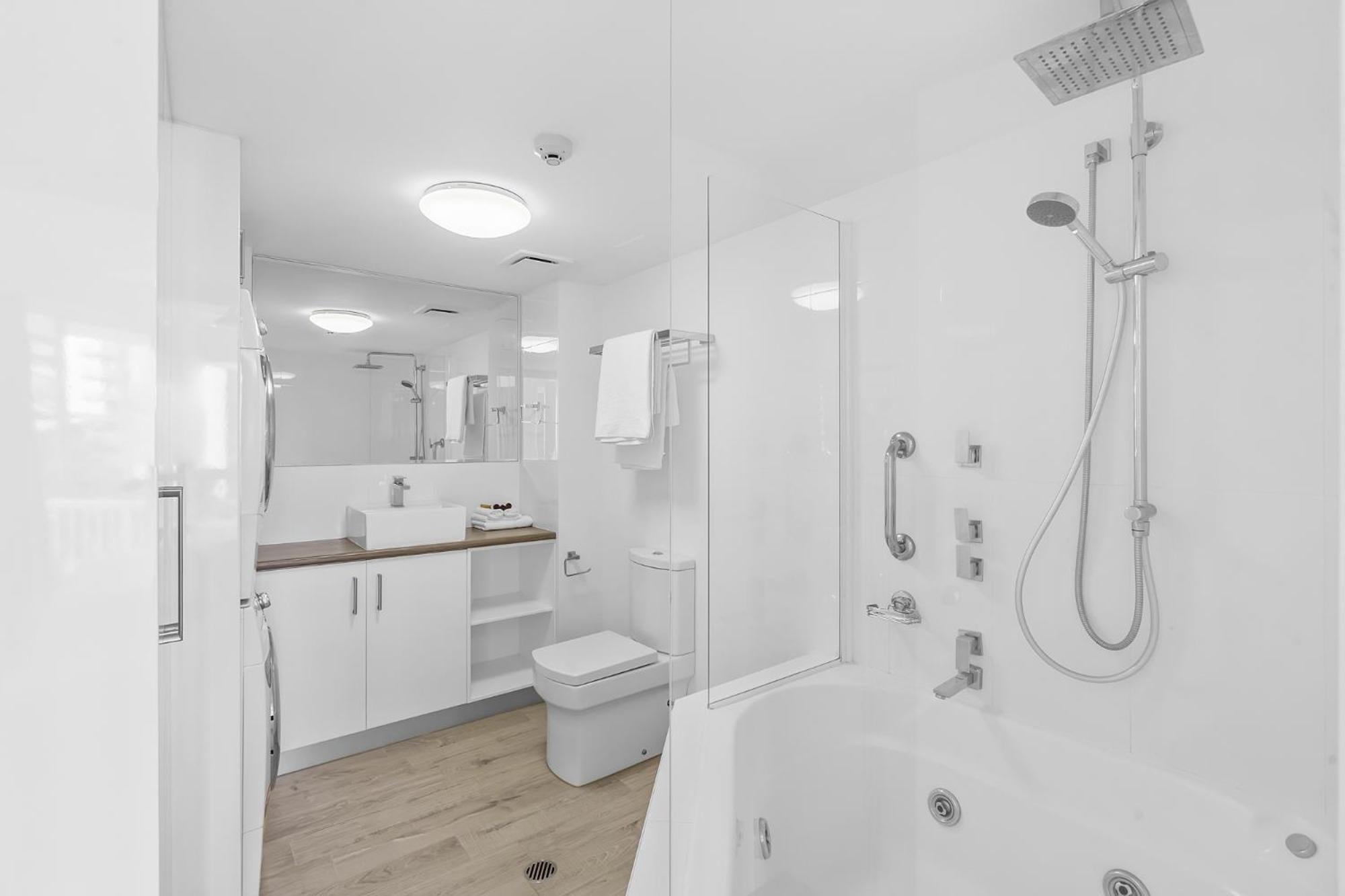 1 Bedroom Hinterland View Spa Apartment thumbnail 5