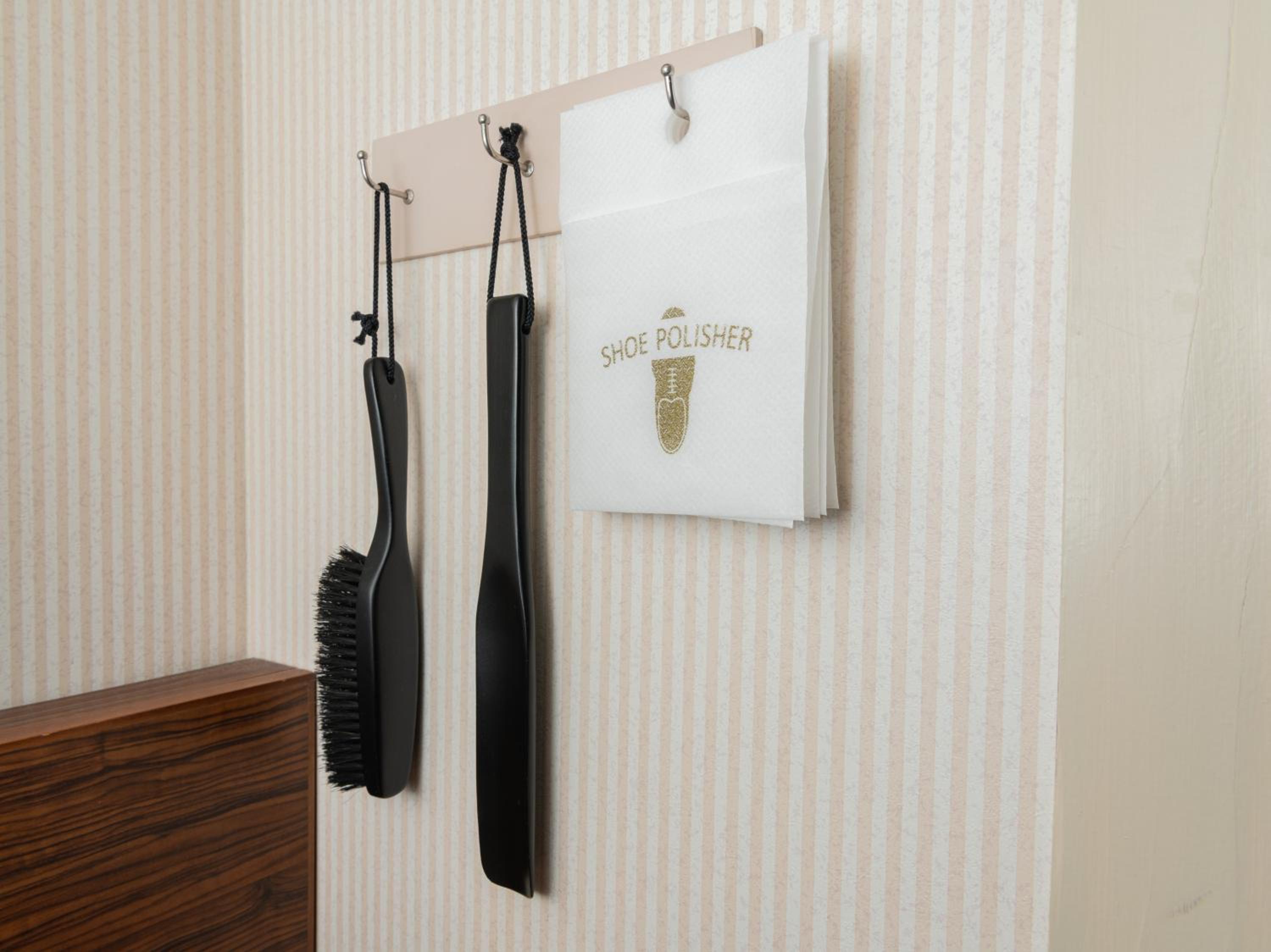 Twin Room - Non-Smoking - Photo 9