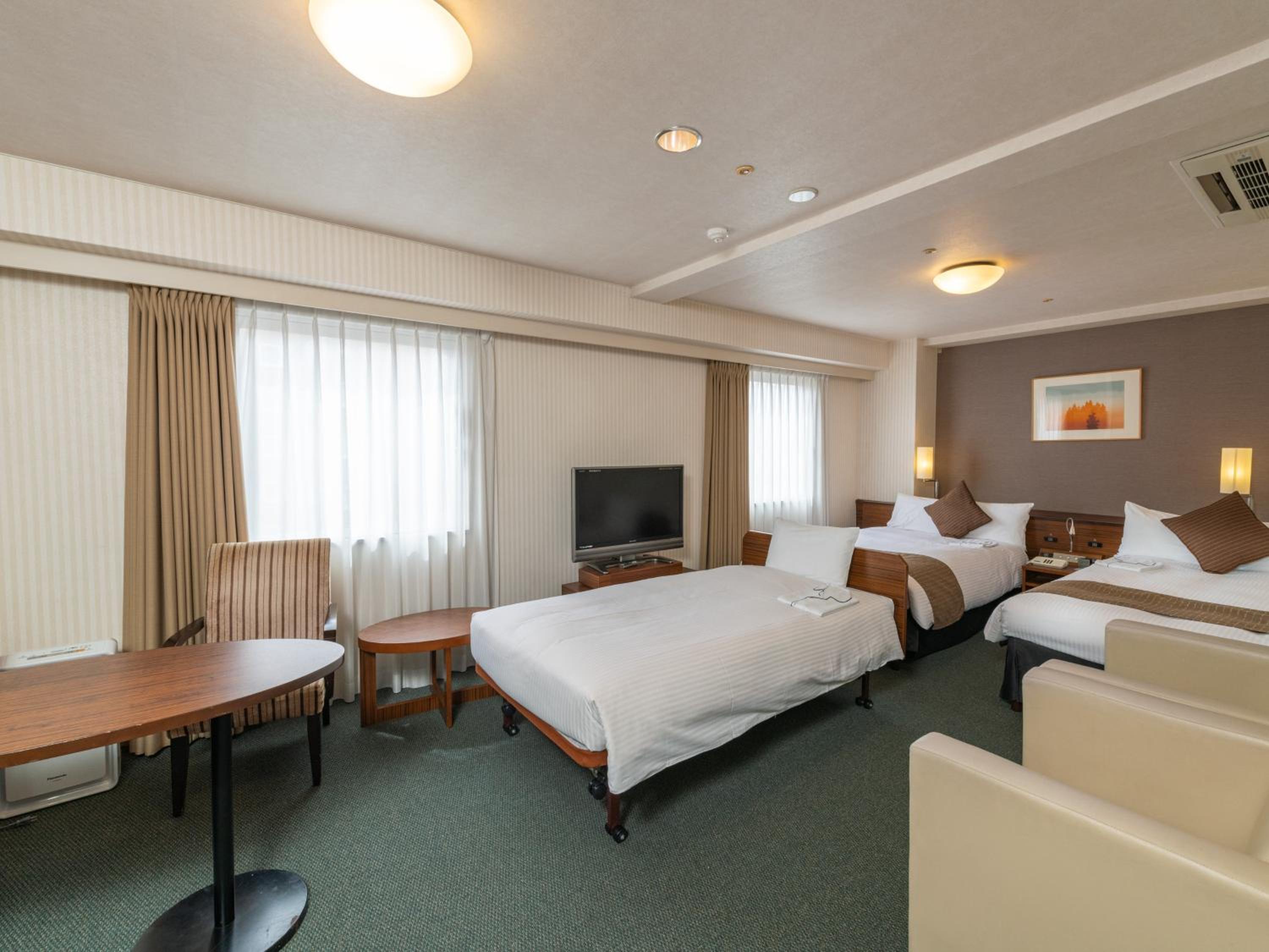 Deluxe Twin Room - Non-Smoking - Photo 7