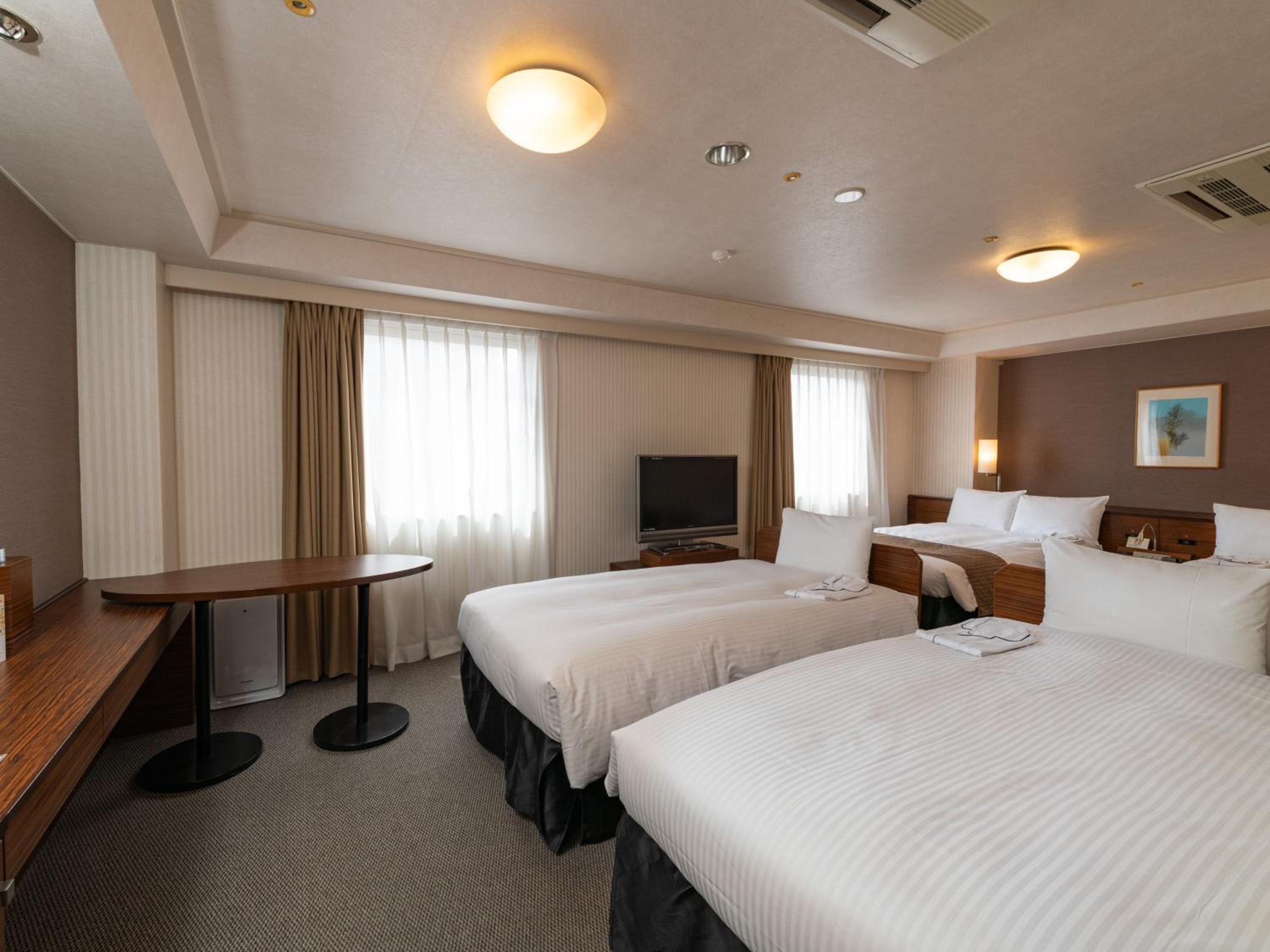 Deluxe Twin Room - Non-Smoking - Photo 5