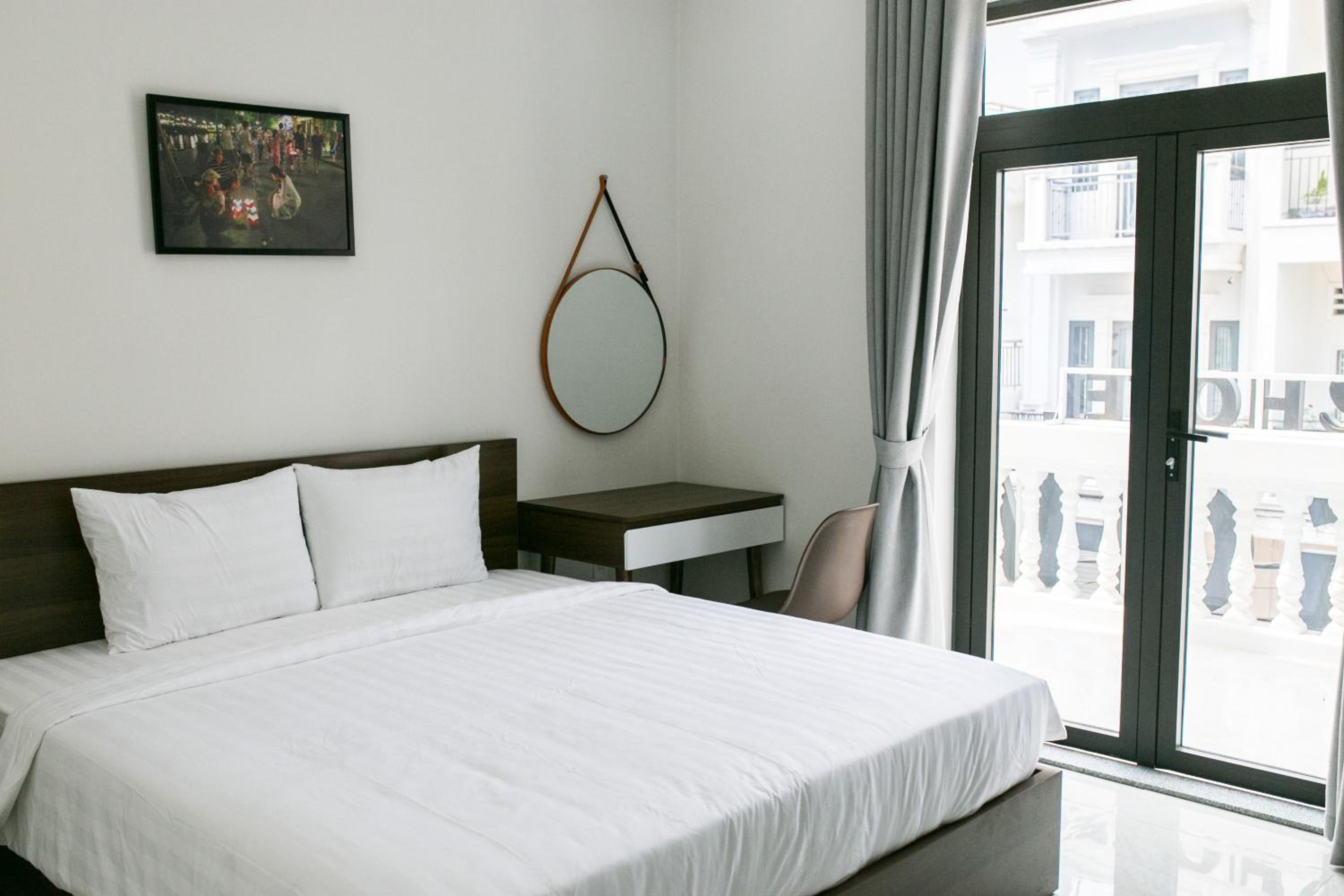 Deluxe Double Room - Photo 12