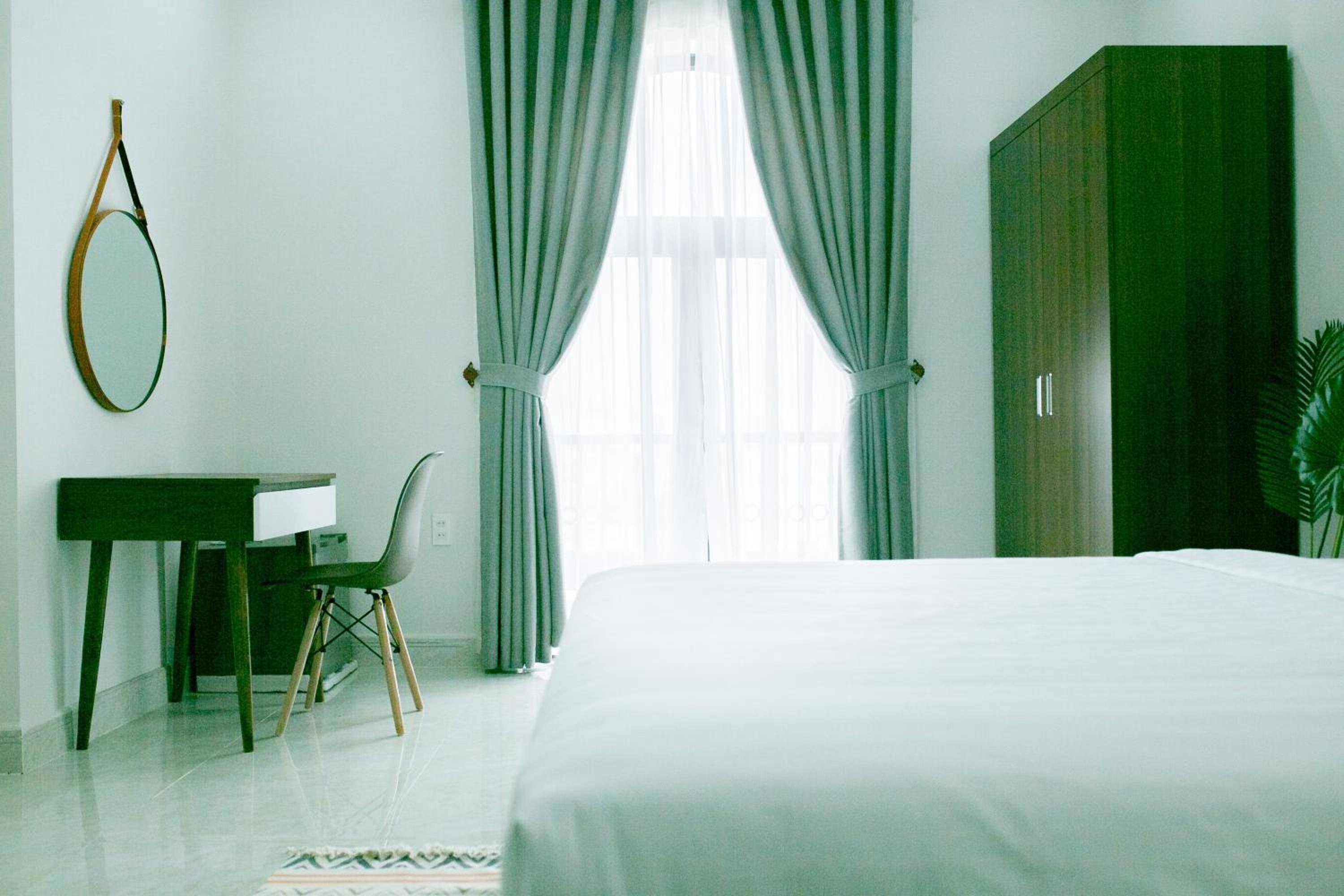 Deluxe Double Room - Photo 11