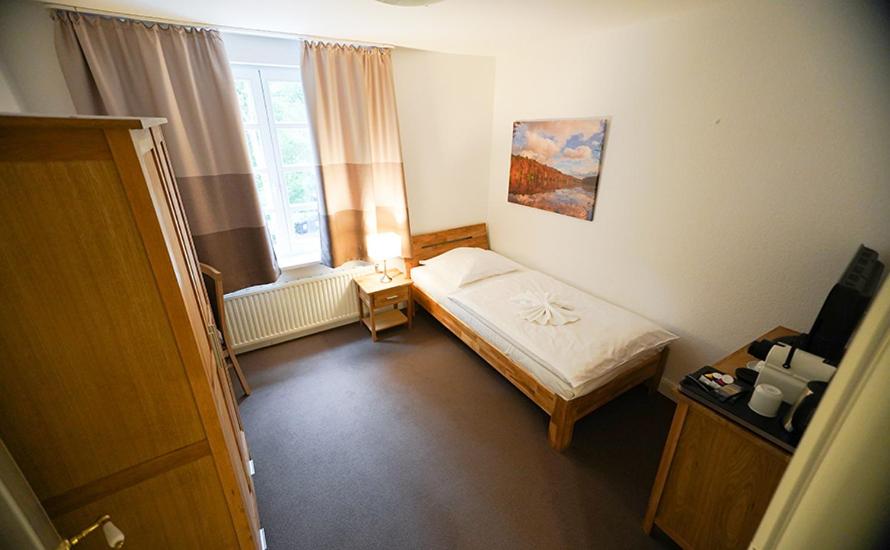 Single Room photo 2