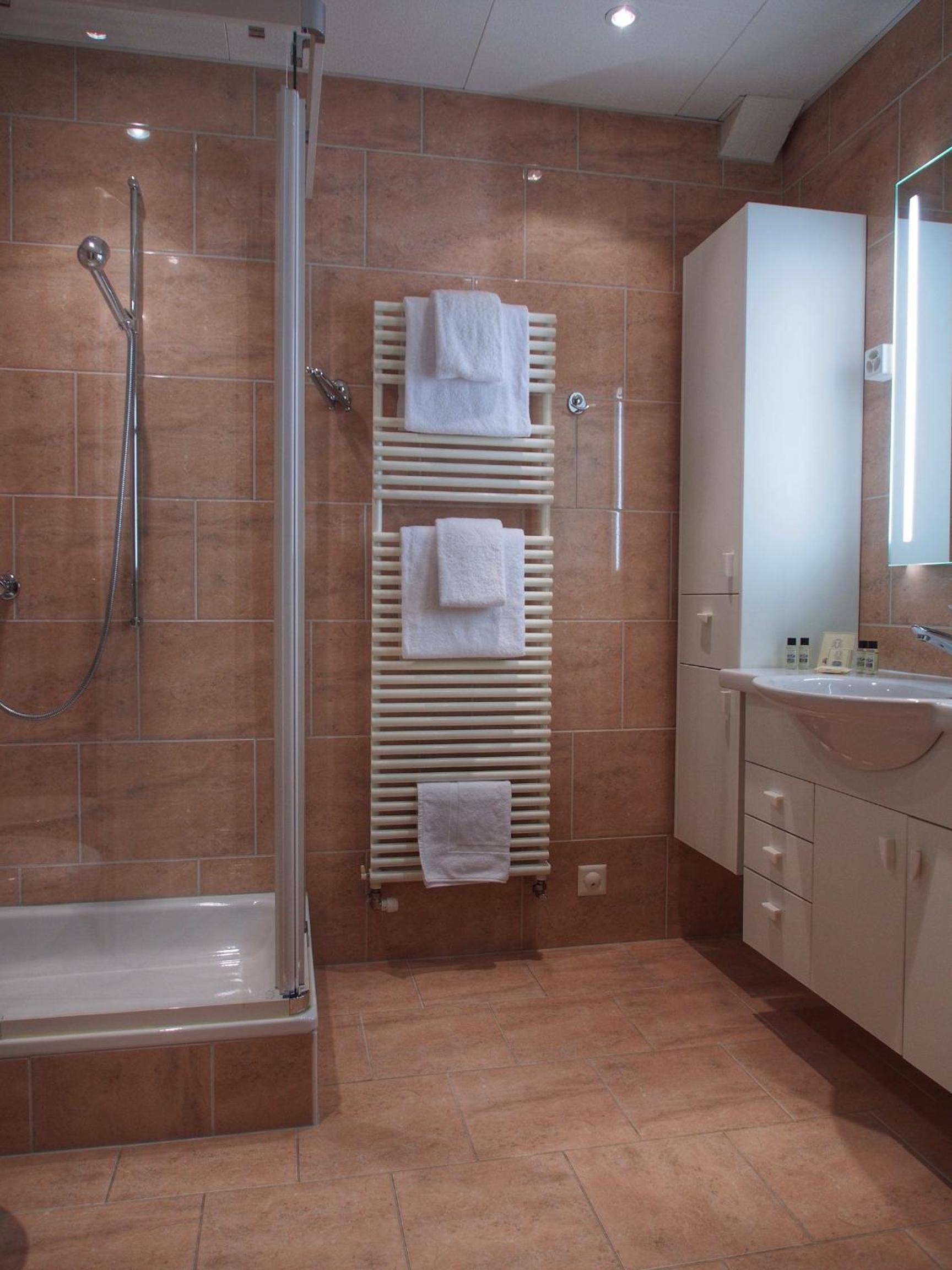 Junior Suite (2 Adults) - Photo 7