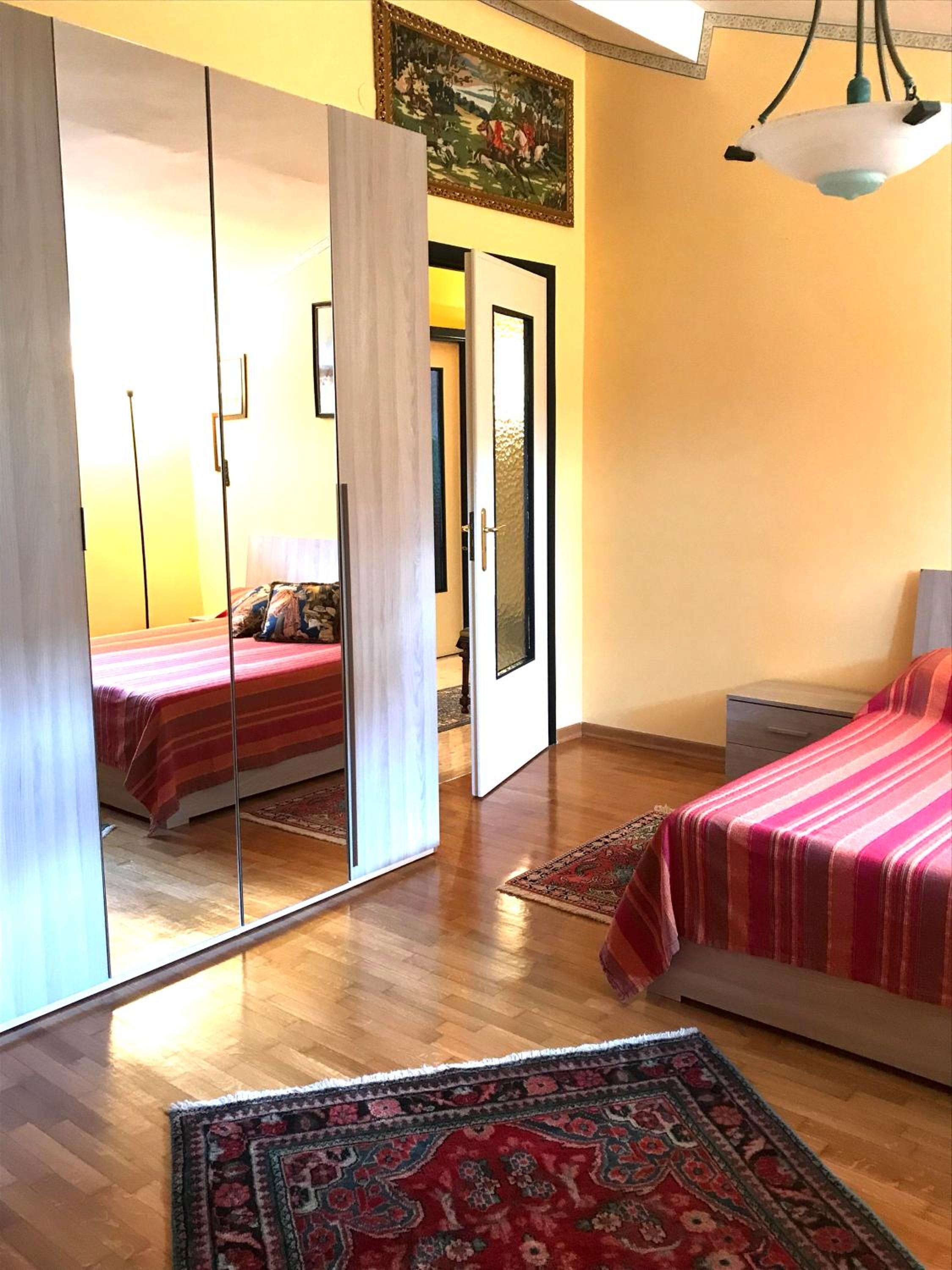Two-Bedroom Apartment - Photo 18