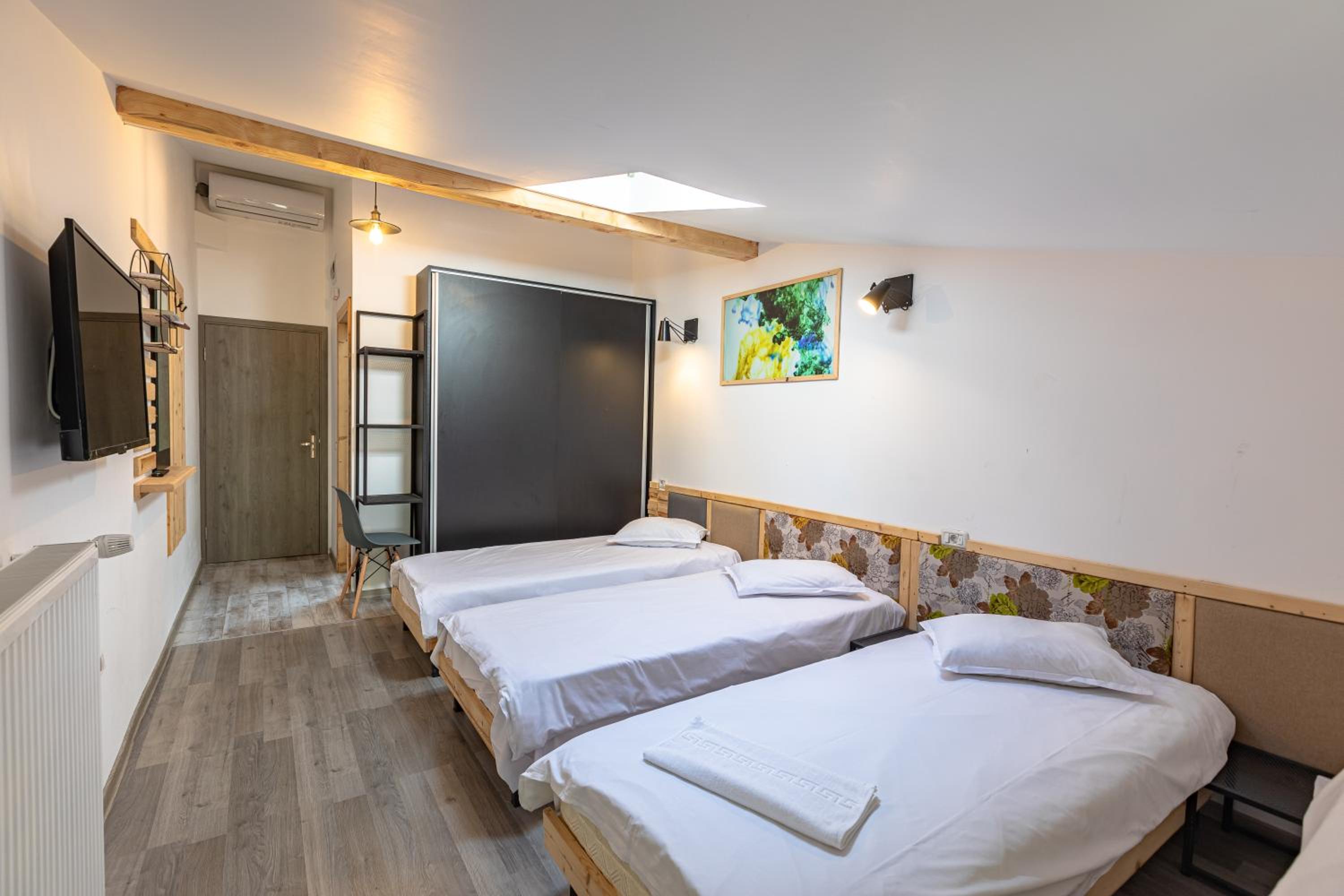 Attic Standard Room photo 1