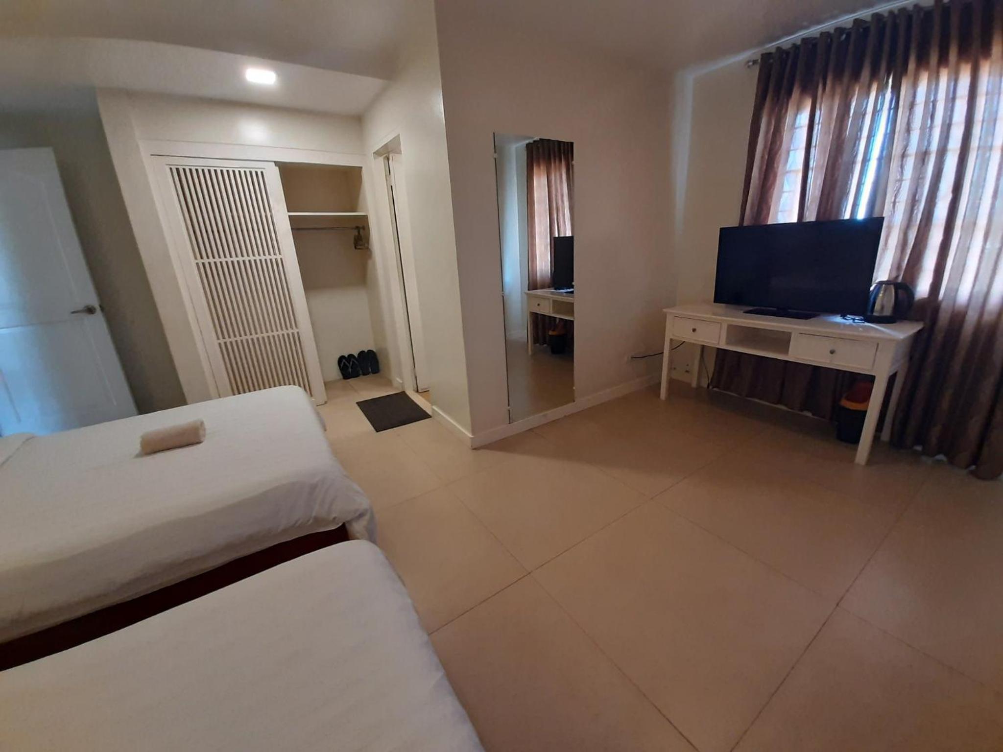 Deluxe Twin Room photo 2