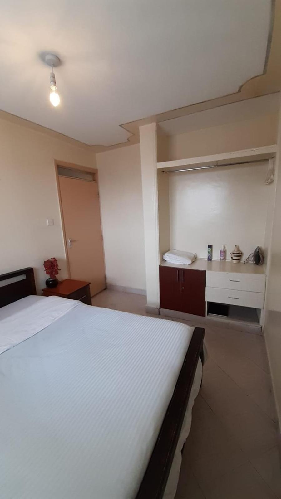 One-Bedroom Apartment - Photo 12