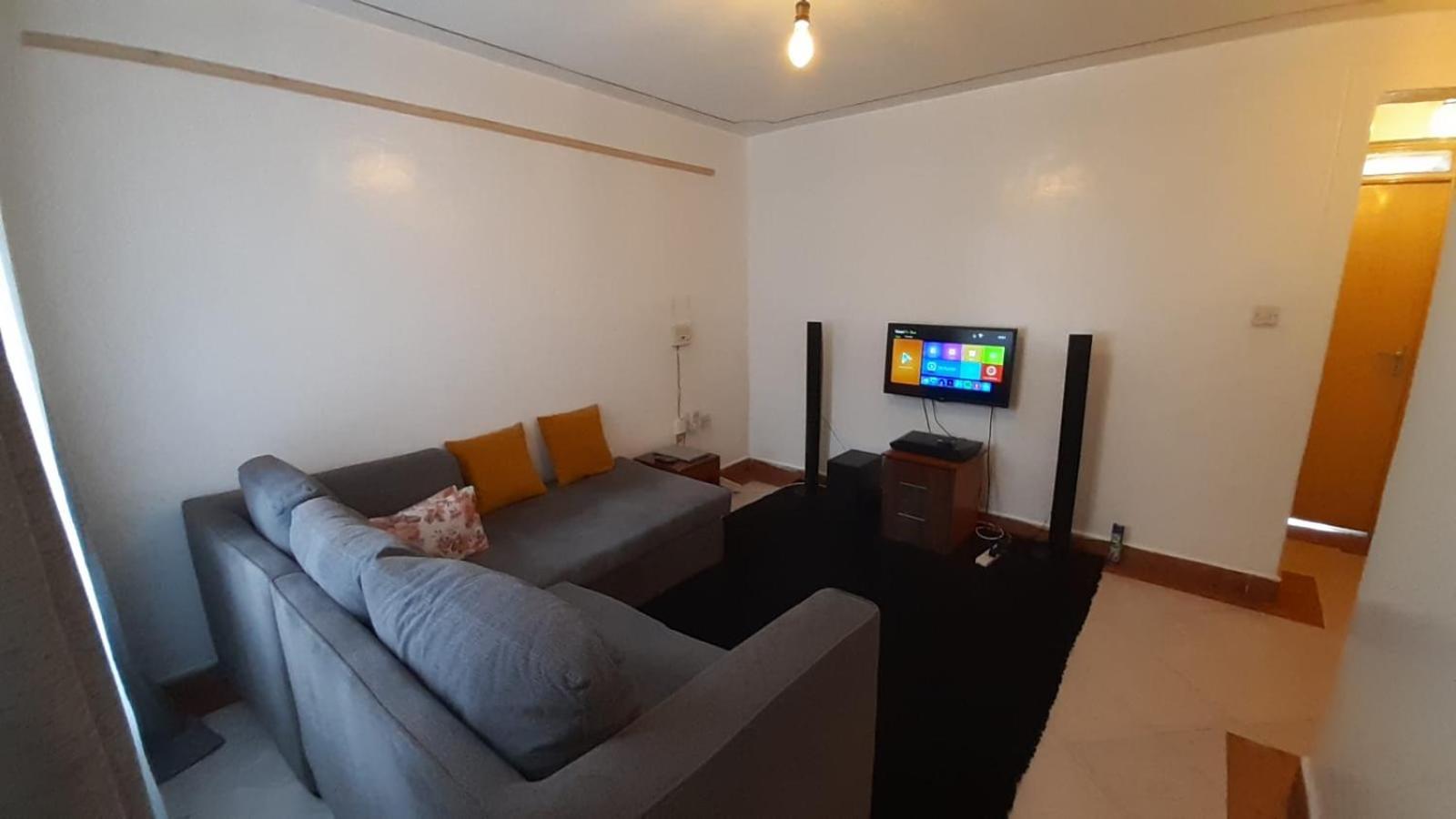 One-Bedroom Apartment - Photo 1