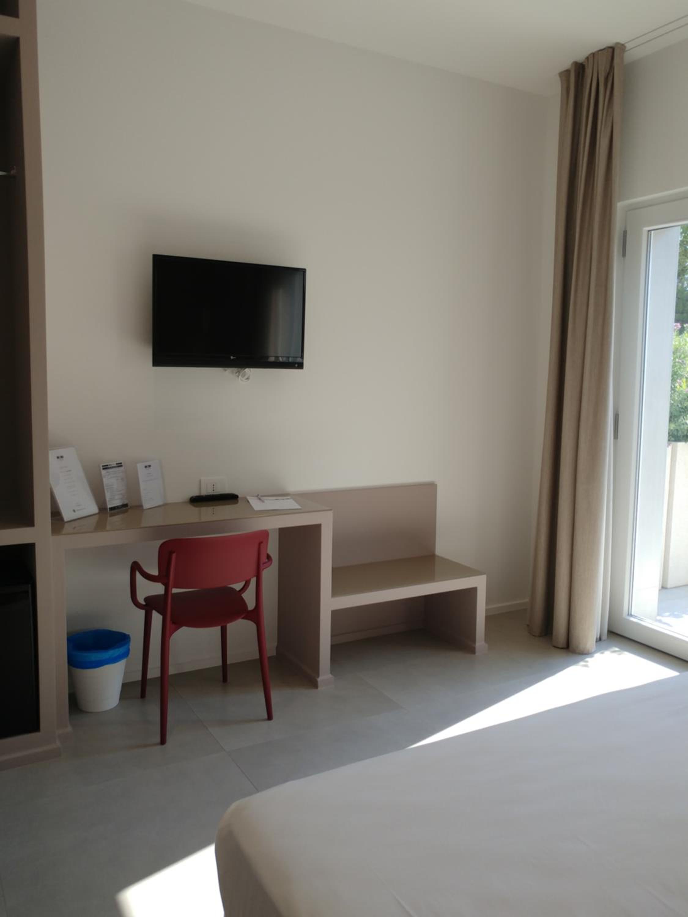 Double Room with Patio - Photo 3