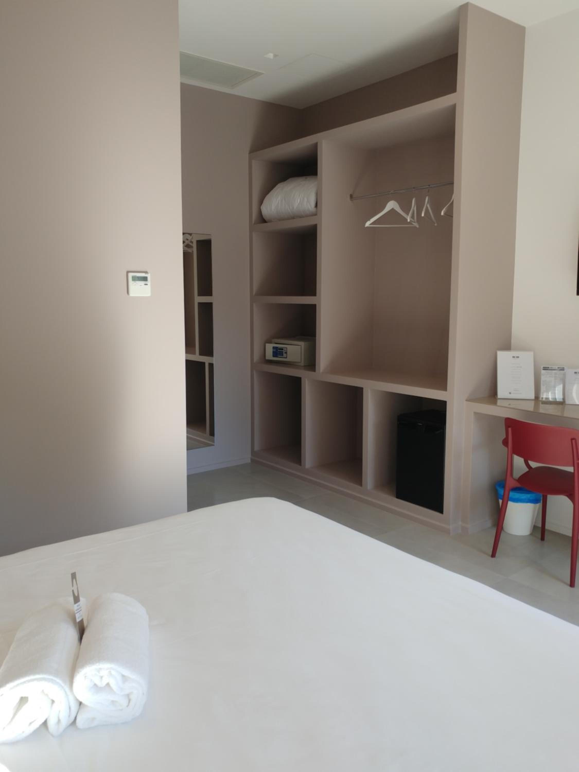 Double Room with Patio - Photo 5