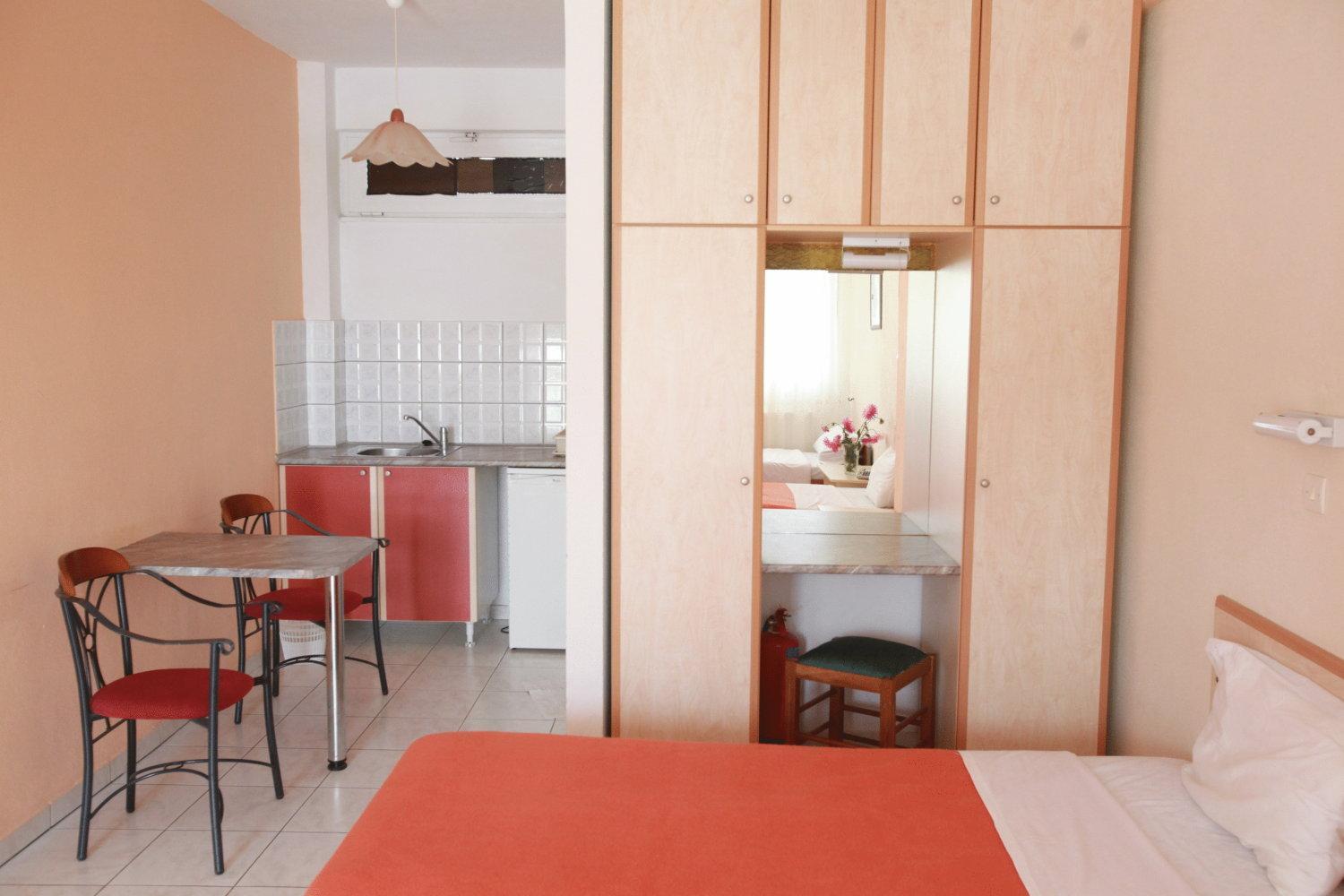Twin Room - Photo 8