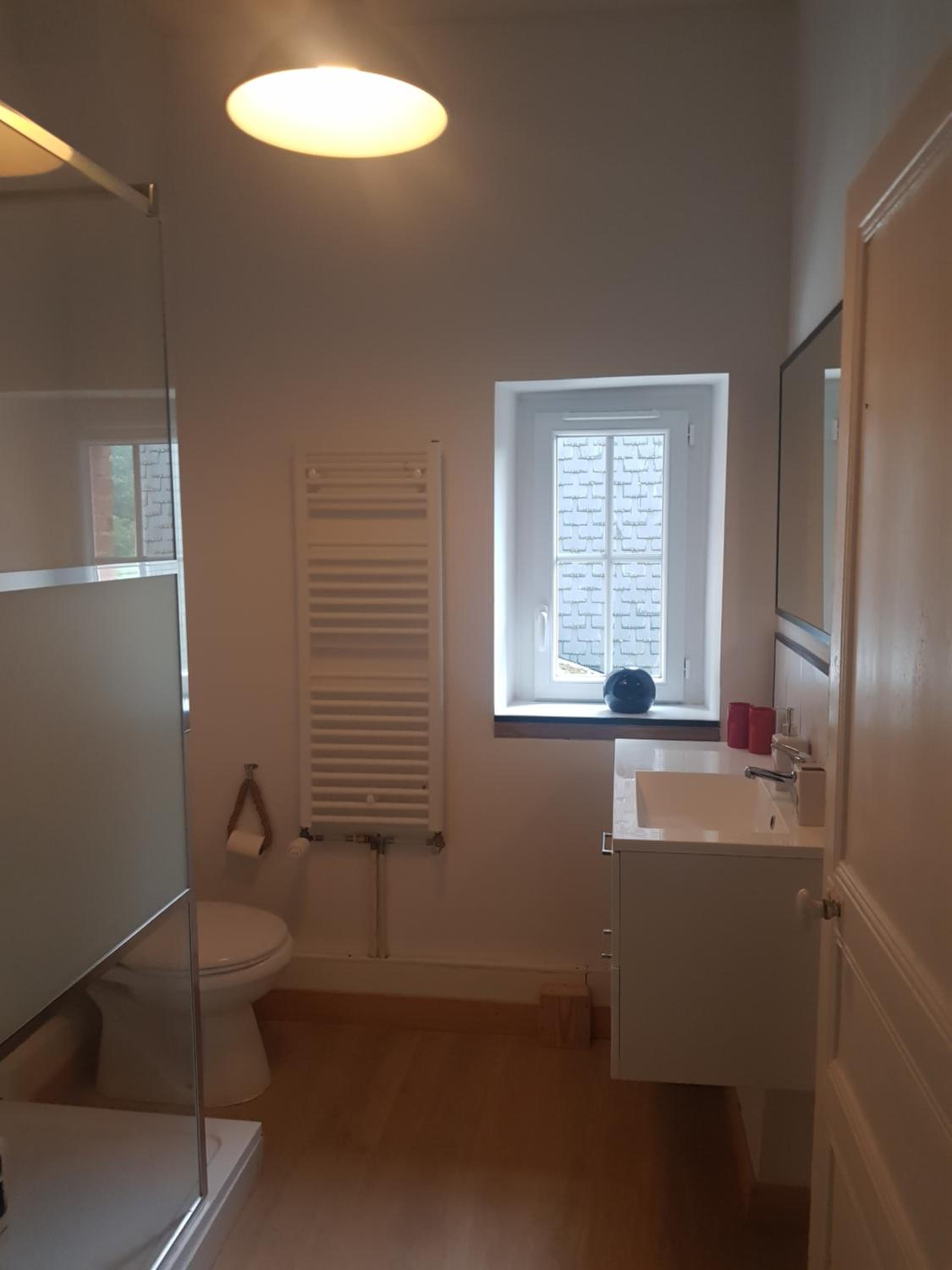 Double Room with Shared Bathroom photo 3