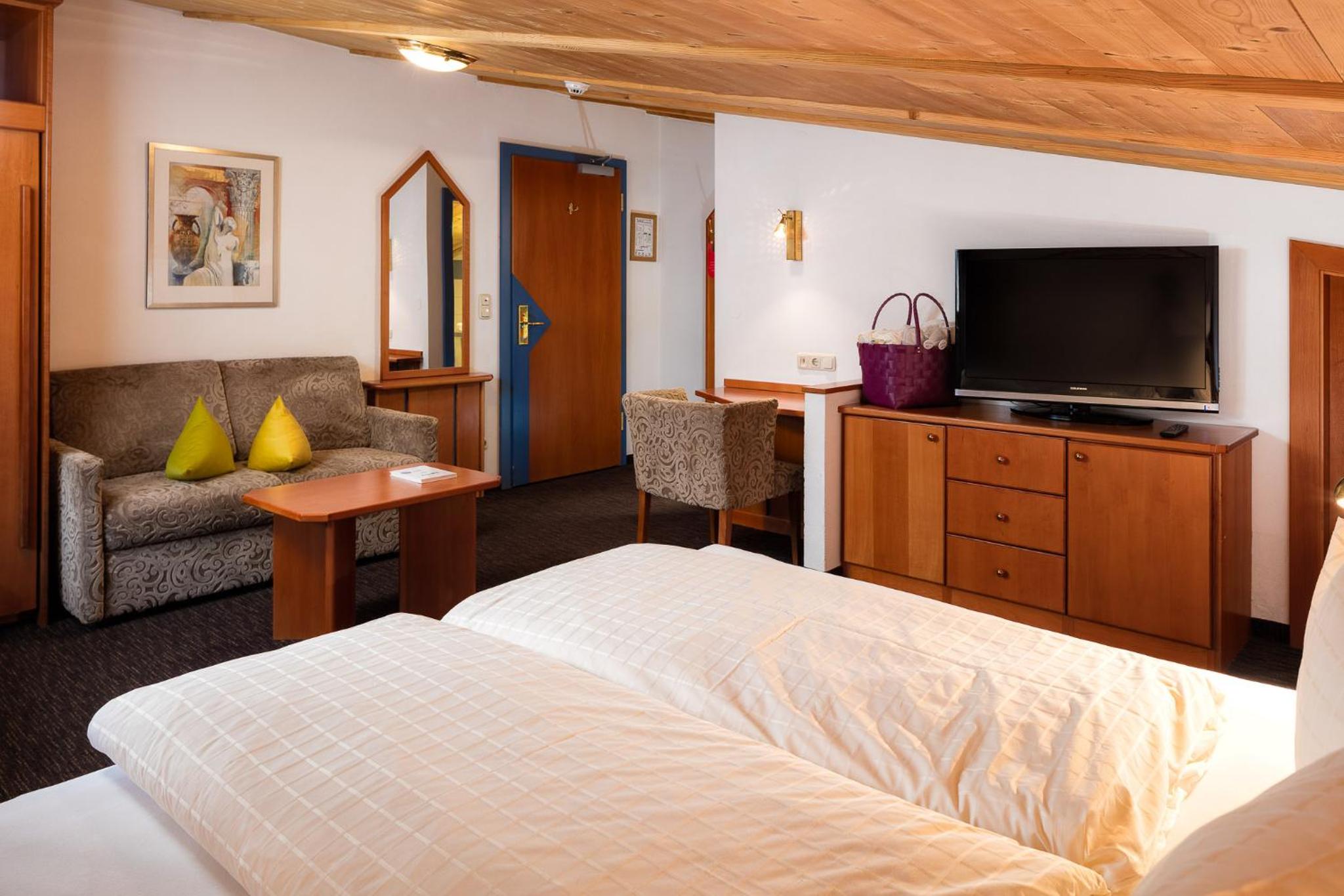 Economy Double Room photo 2