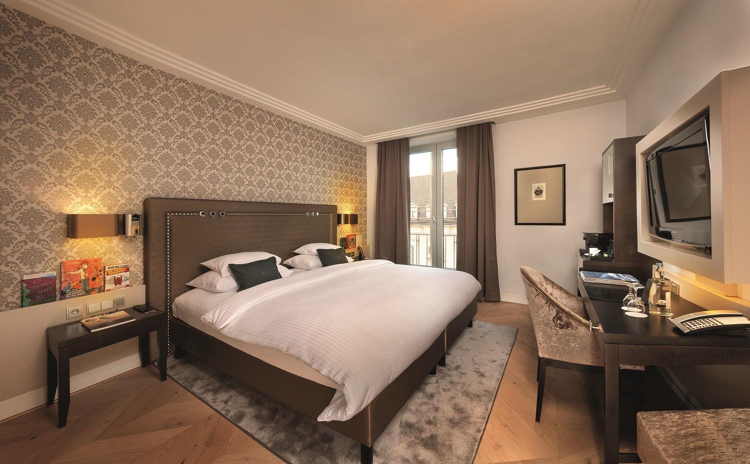 Classic King Room - Photo 6