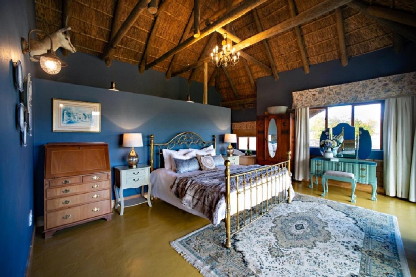 Luxury Villa - Photo 1