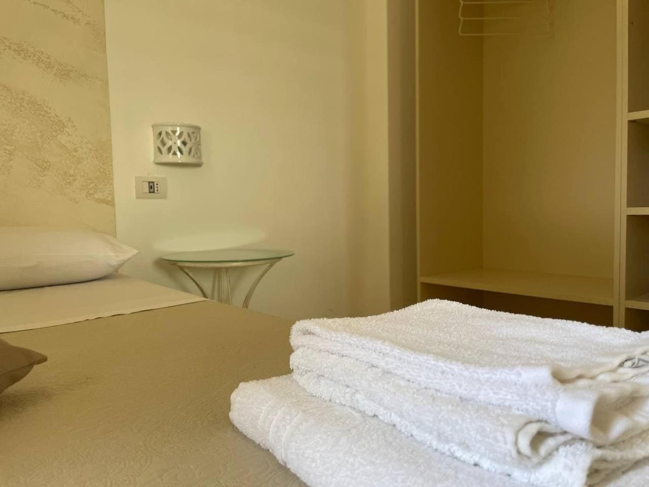 Double Room with Garden View - Photo 9