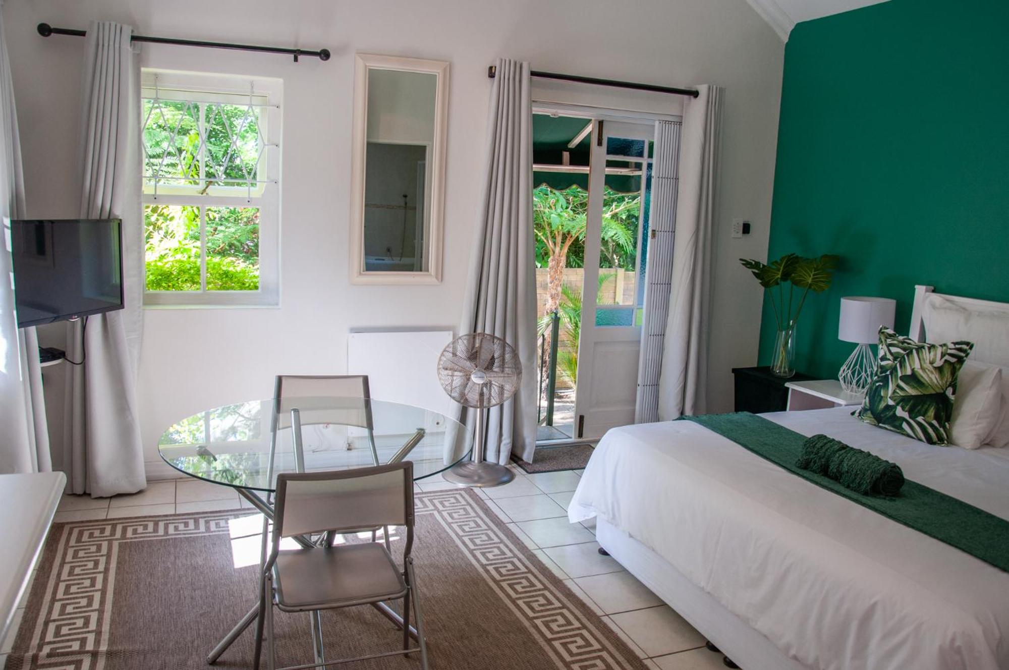 Double or Twin Room photo 3