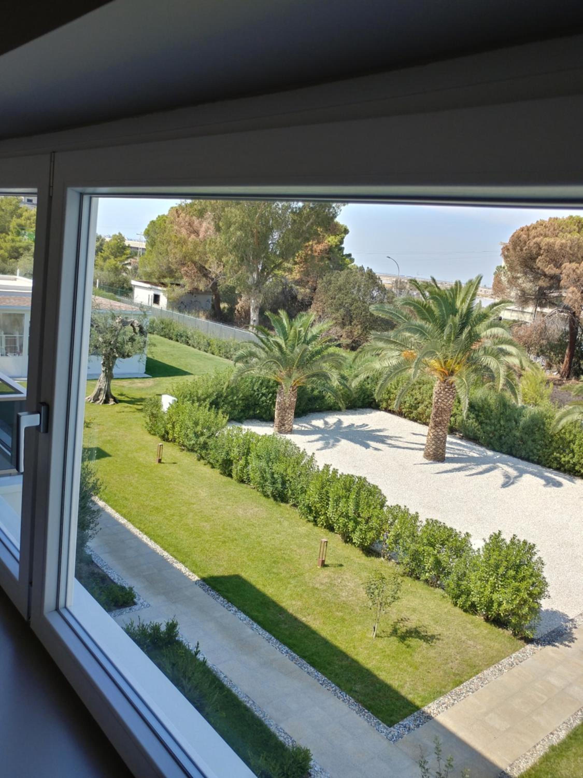 Double Room with Balcony - Photo 10