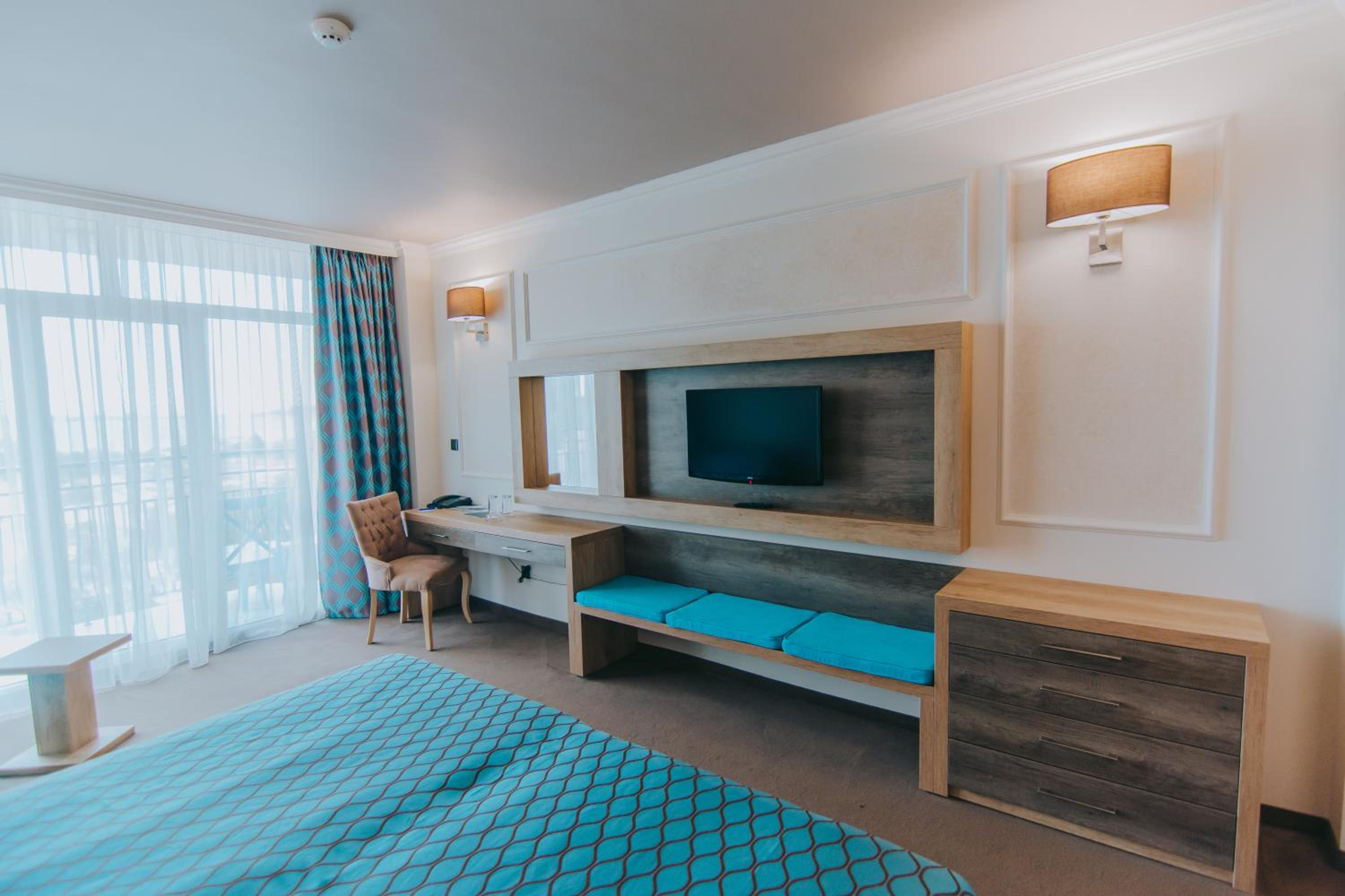 Twin Room with Balcony and Sea View