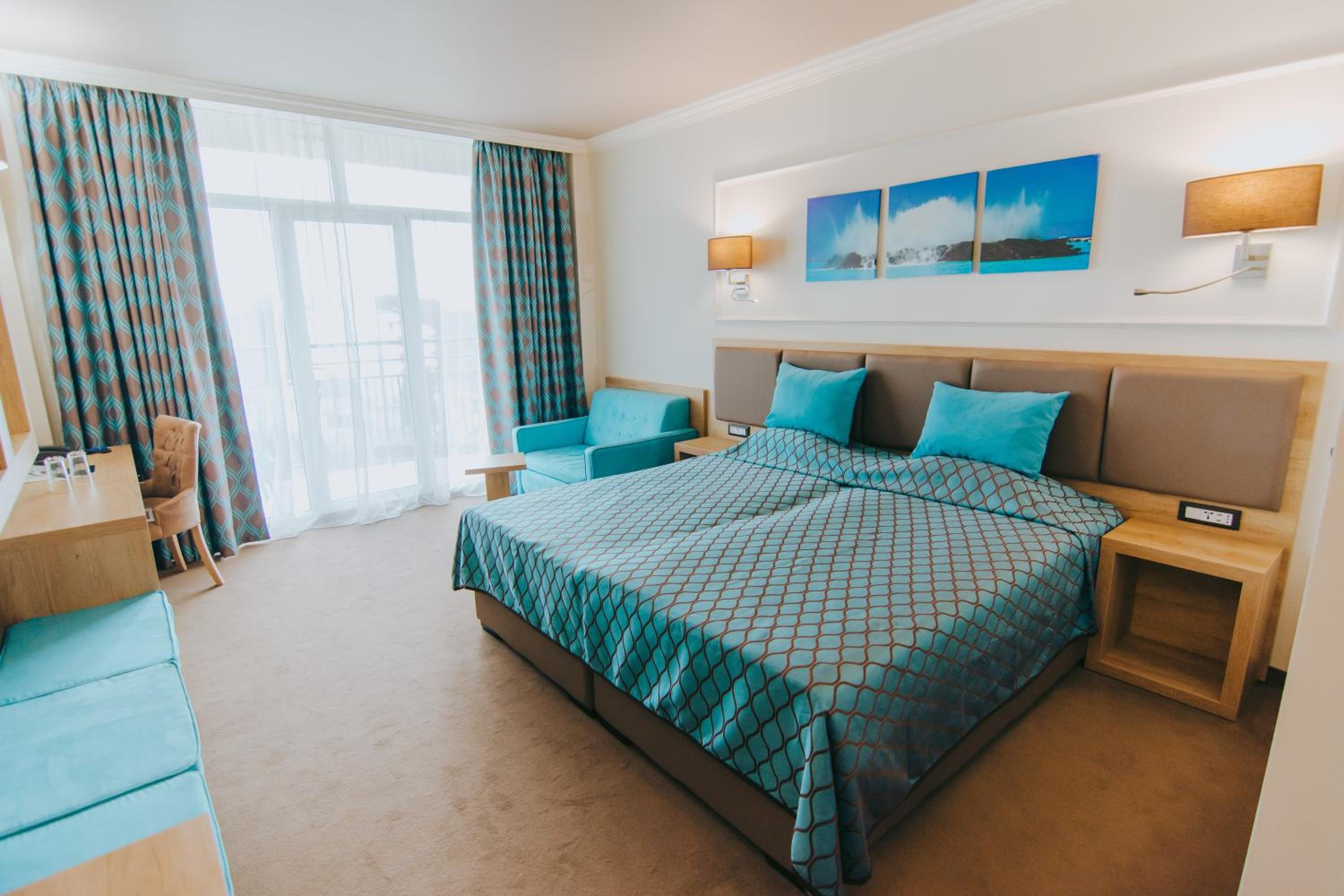 Double or Twin Room with Street View