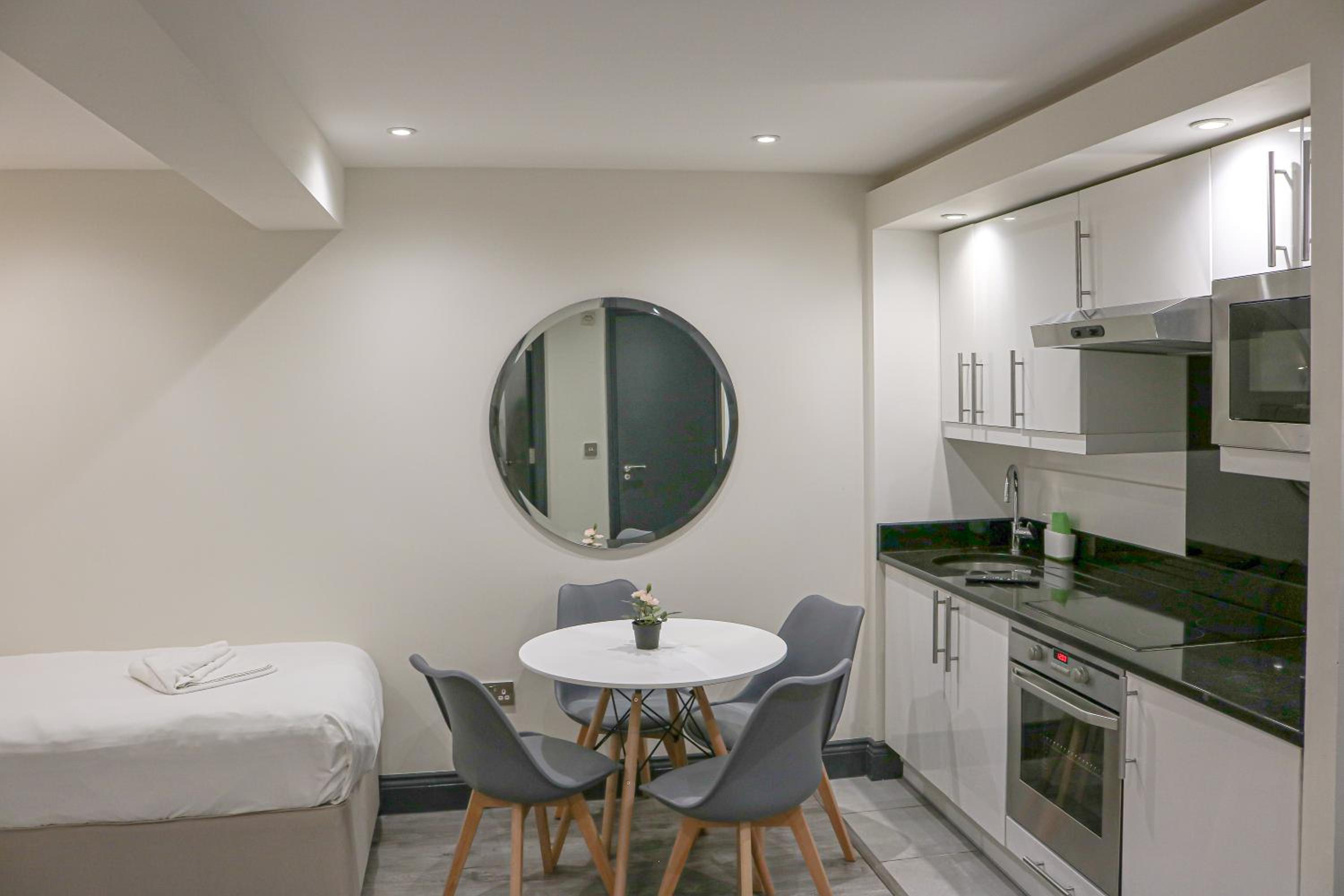 One-Bedroom Apartment (4 Adults) photo 3