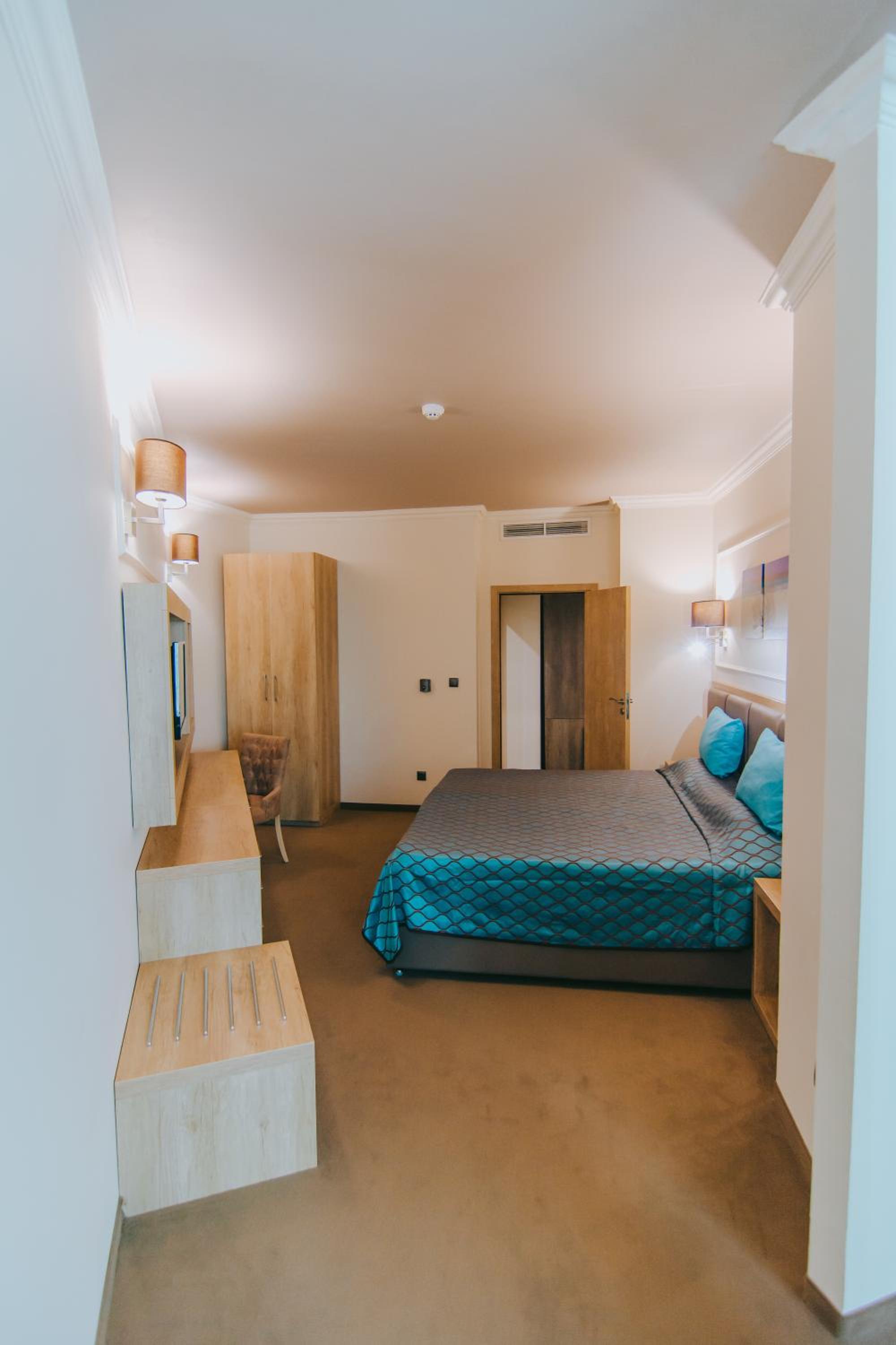 One-Bedroom Suite with Balcony and Sea View (2 Adults + 2 Children)