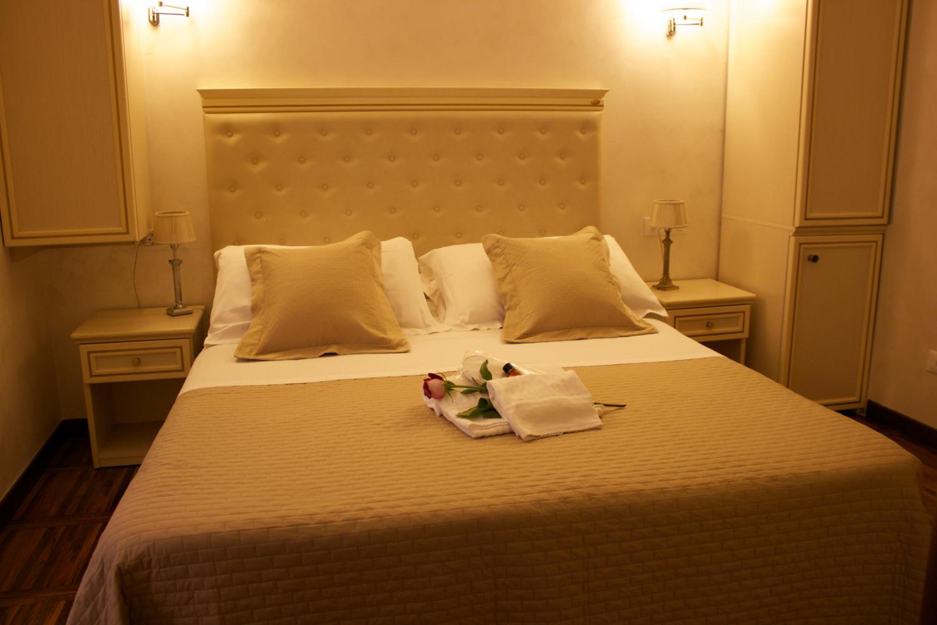 Economy Double Room photo 3