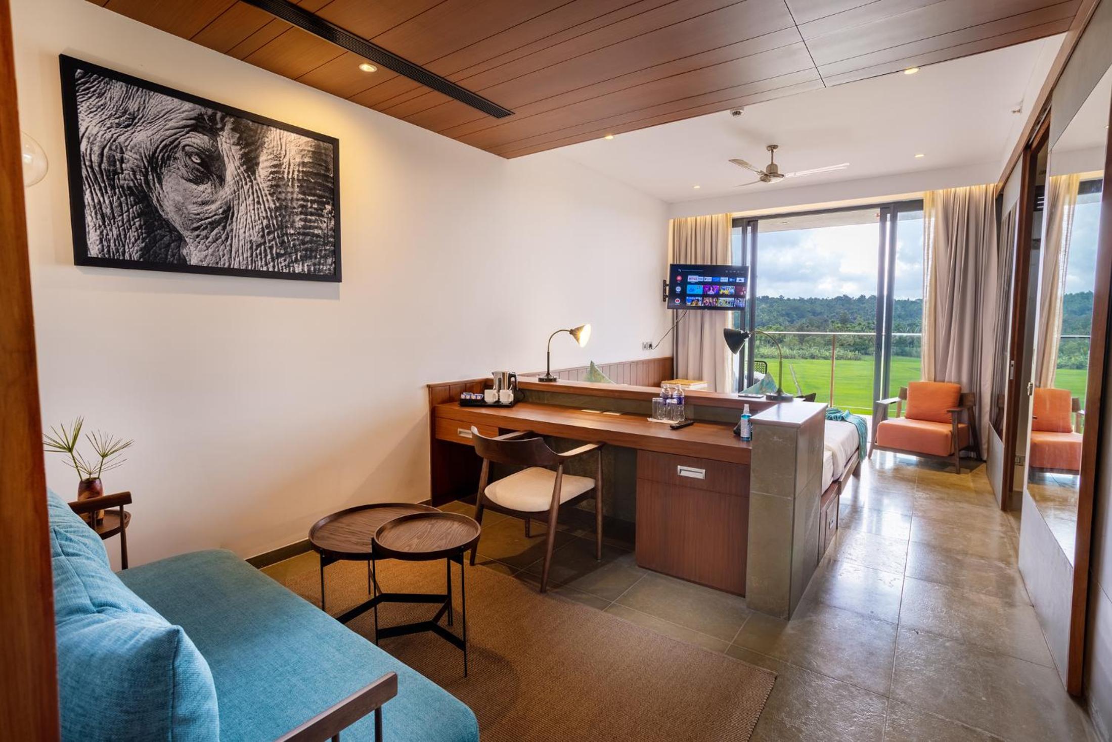 Deluxe Double or Twin Room with Balcony - Photo 5