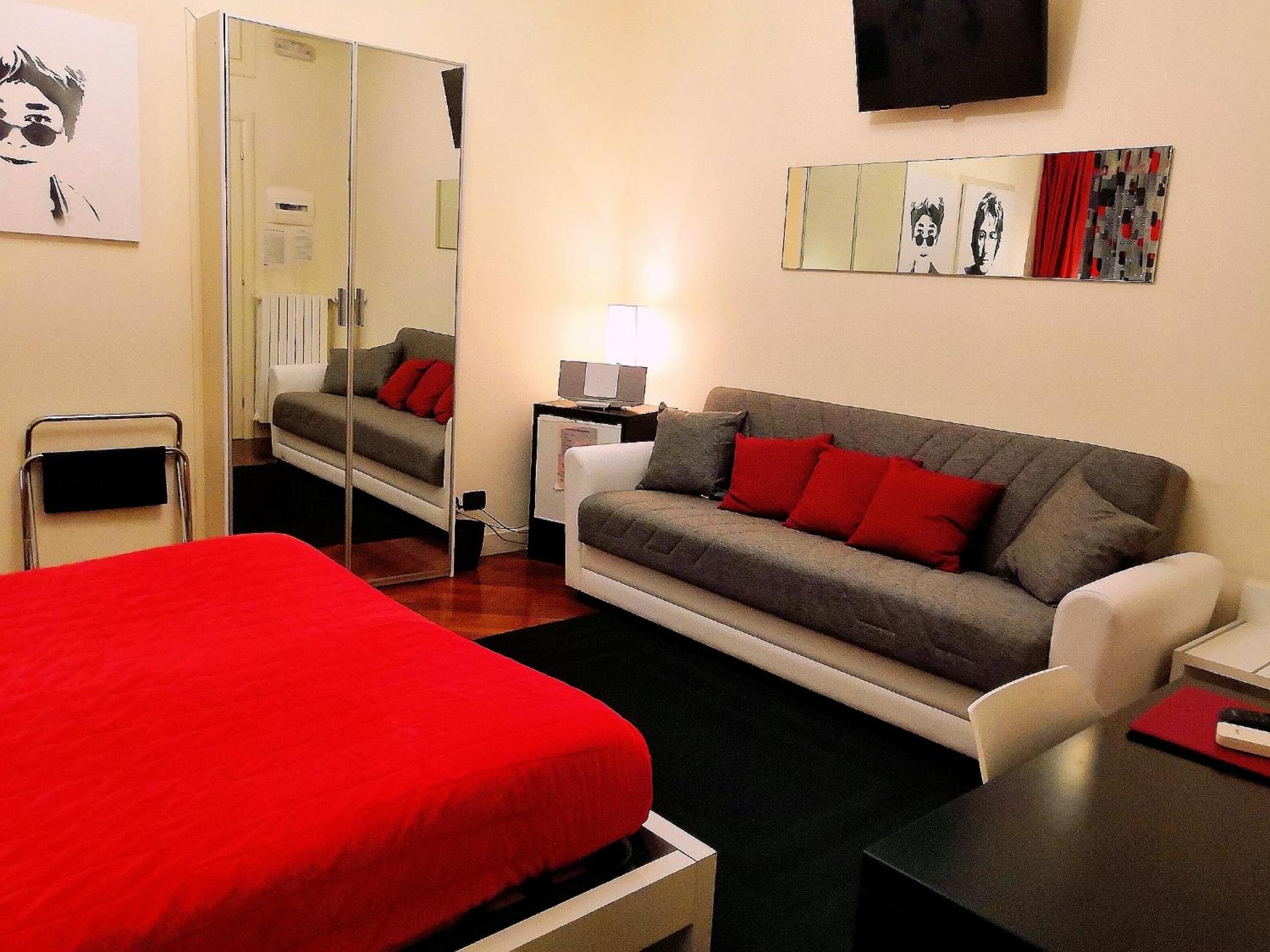 Deluxe Room - Photo 6
