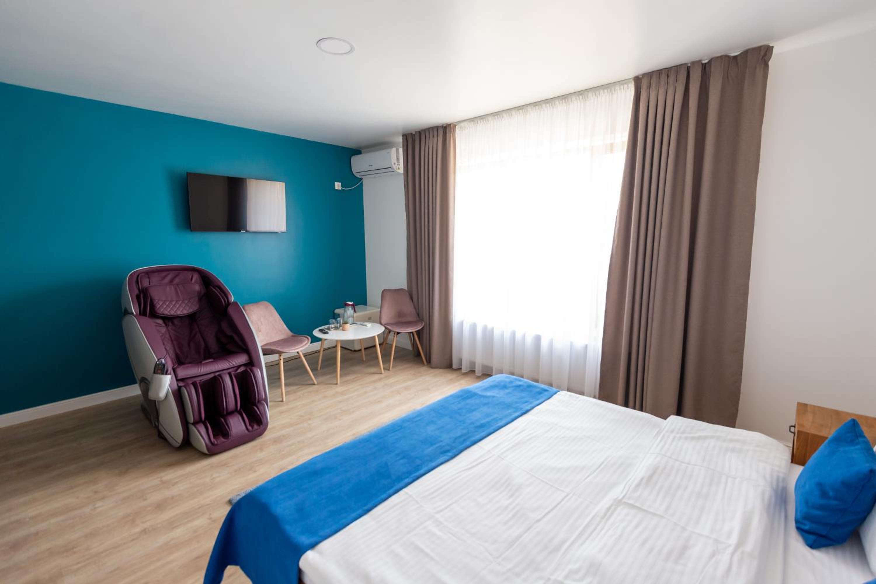 Superior King Room - Photo 8