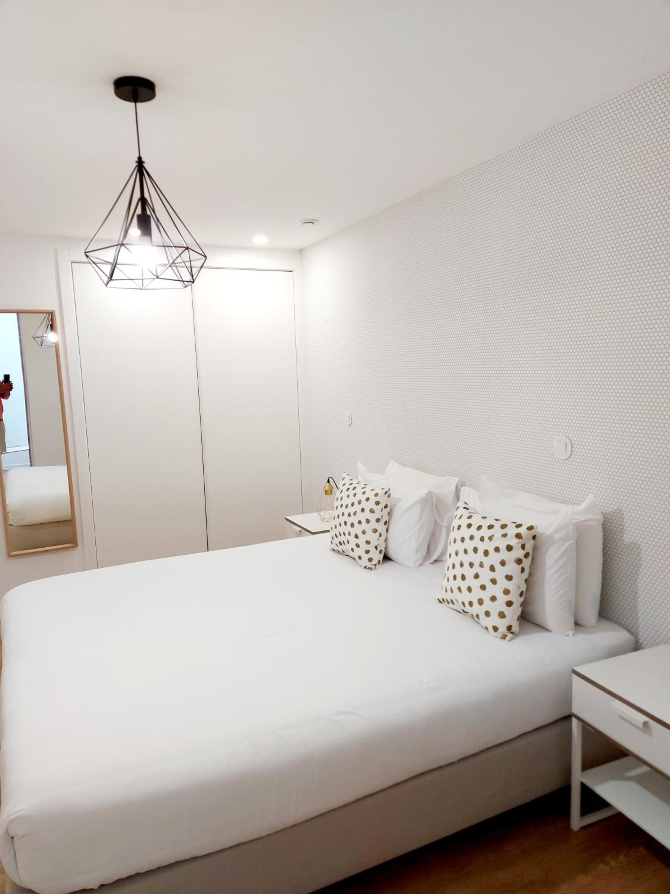 Apartment with Terrace - Photo 18