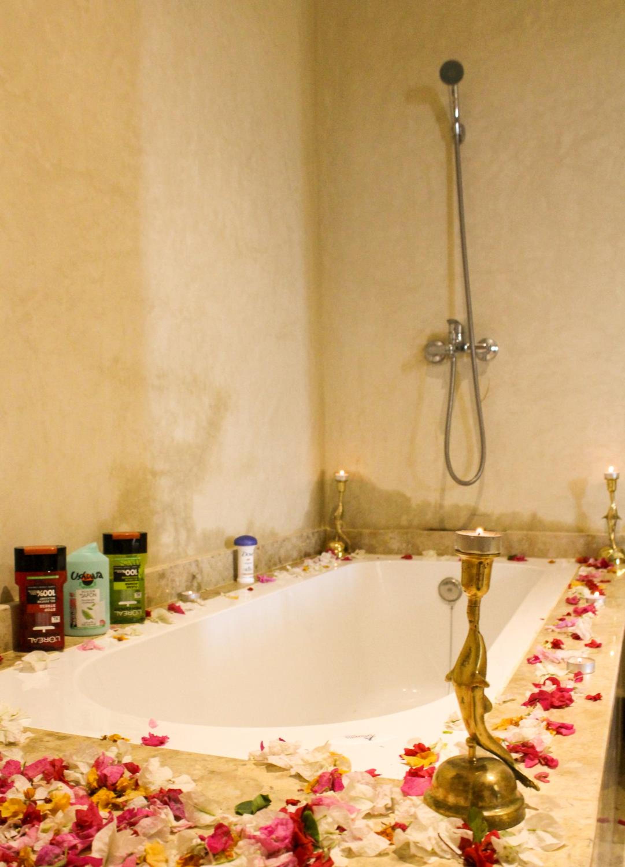 Family Room with Garden View - Photo 2