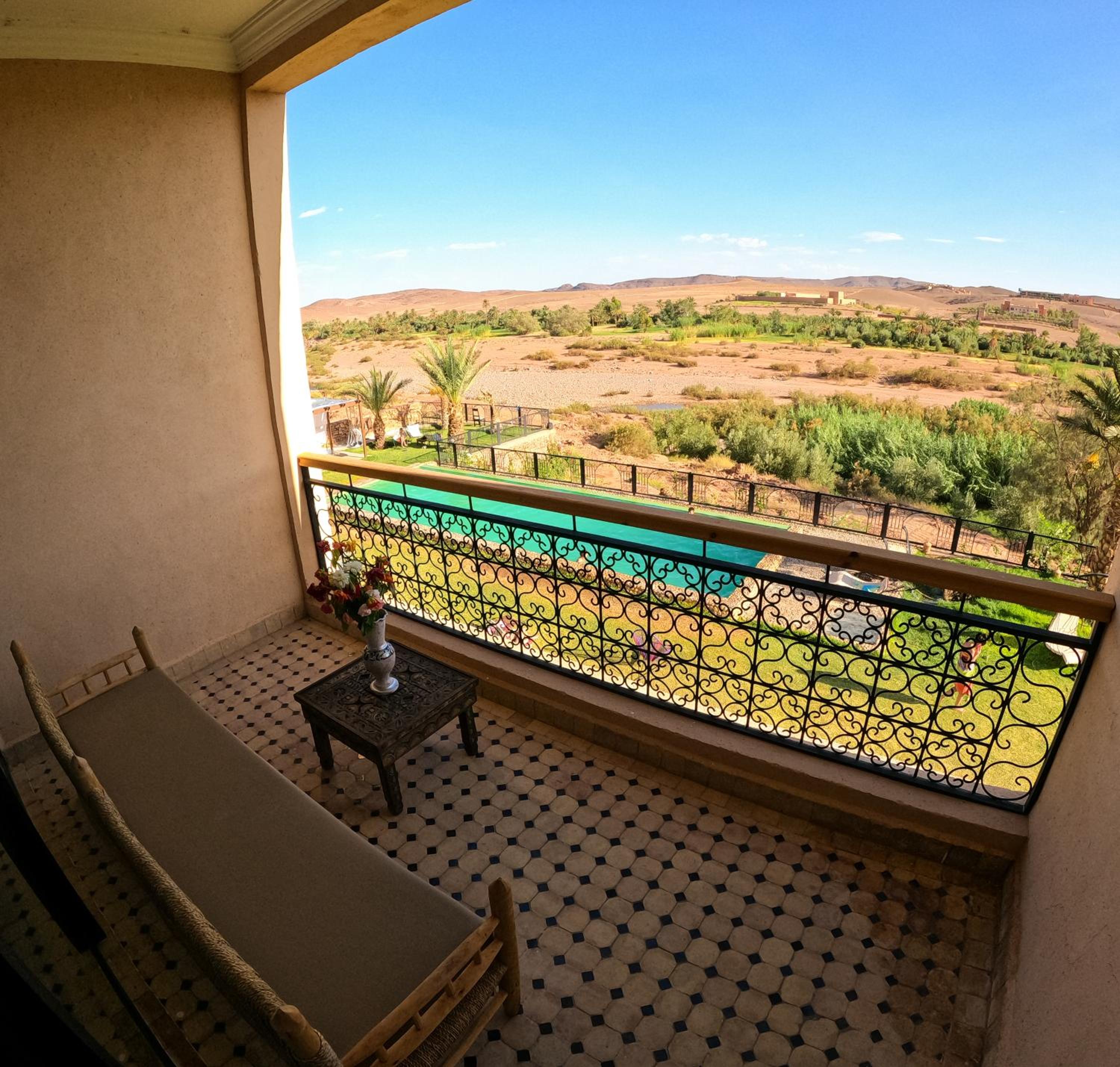 Twin Room with Pool View - Photo 2