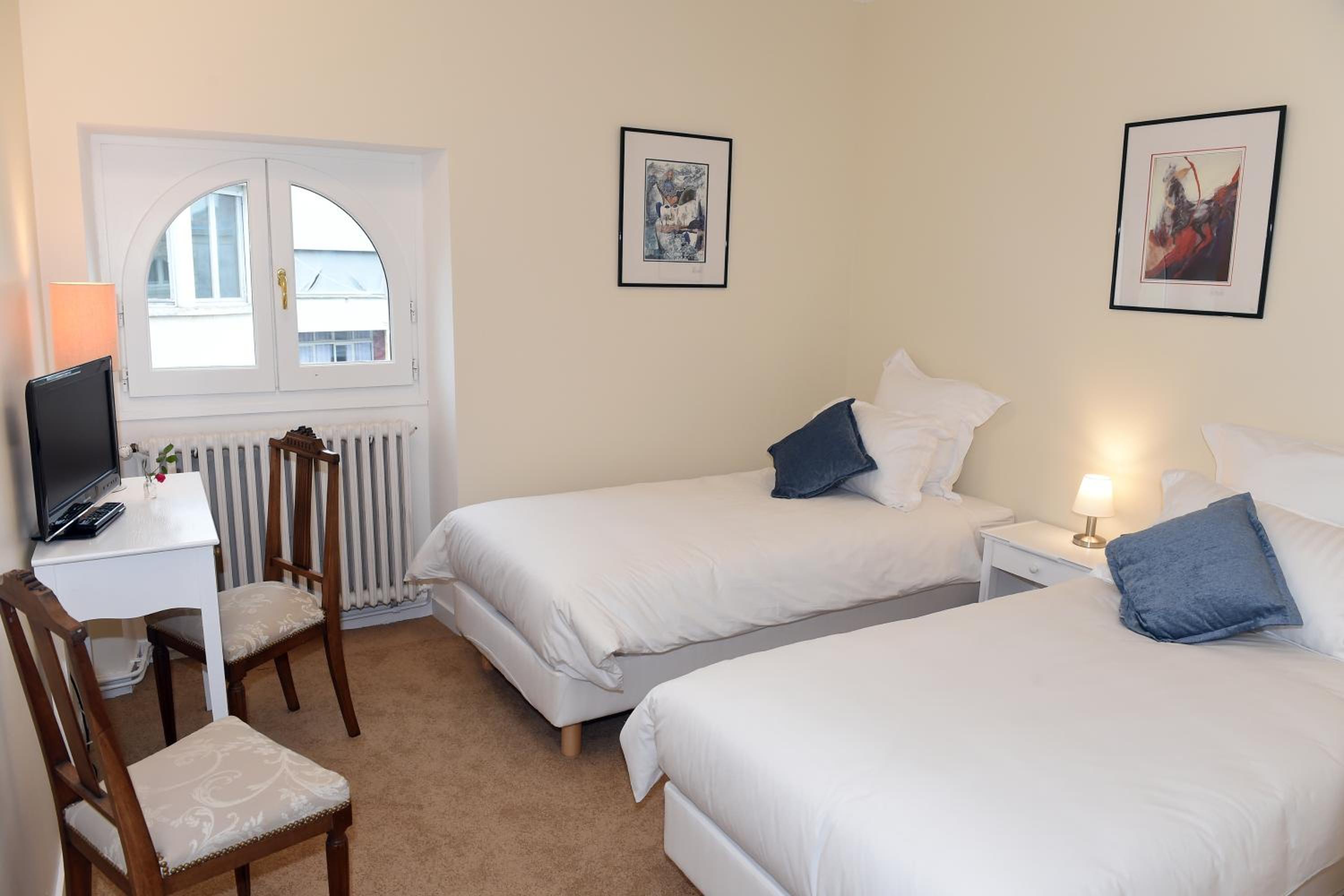 Double or Twin Room photo 3