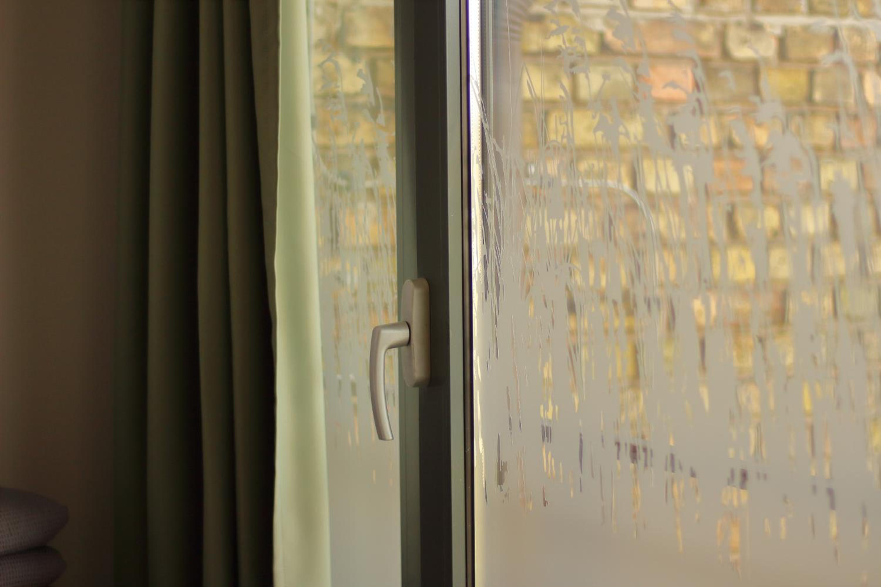 Business Double Room - Photo 6
