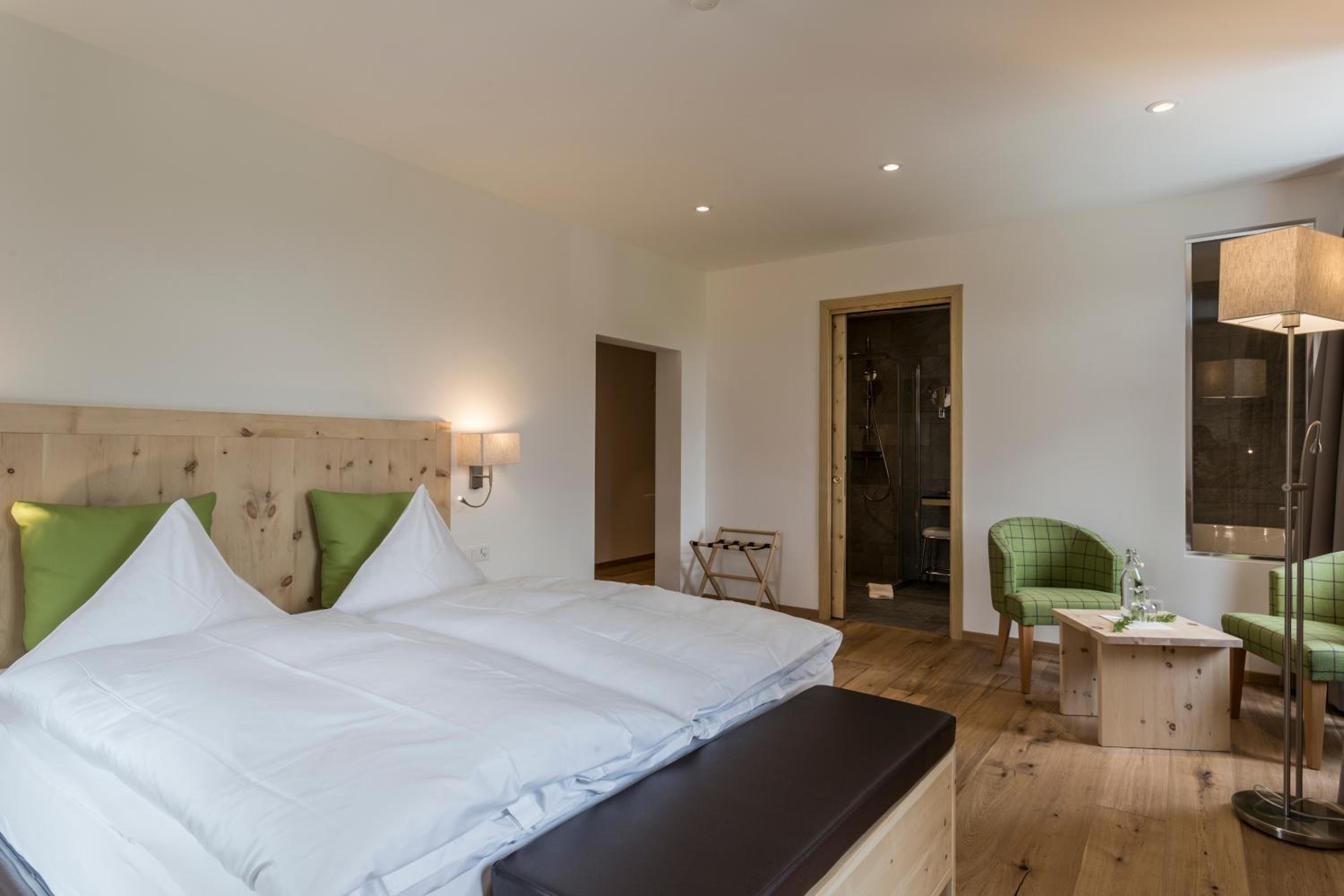 Double Room with Balcony and Mountain View photo 3