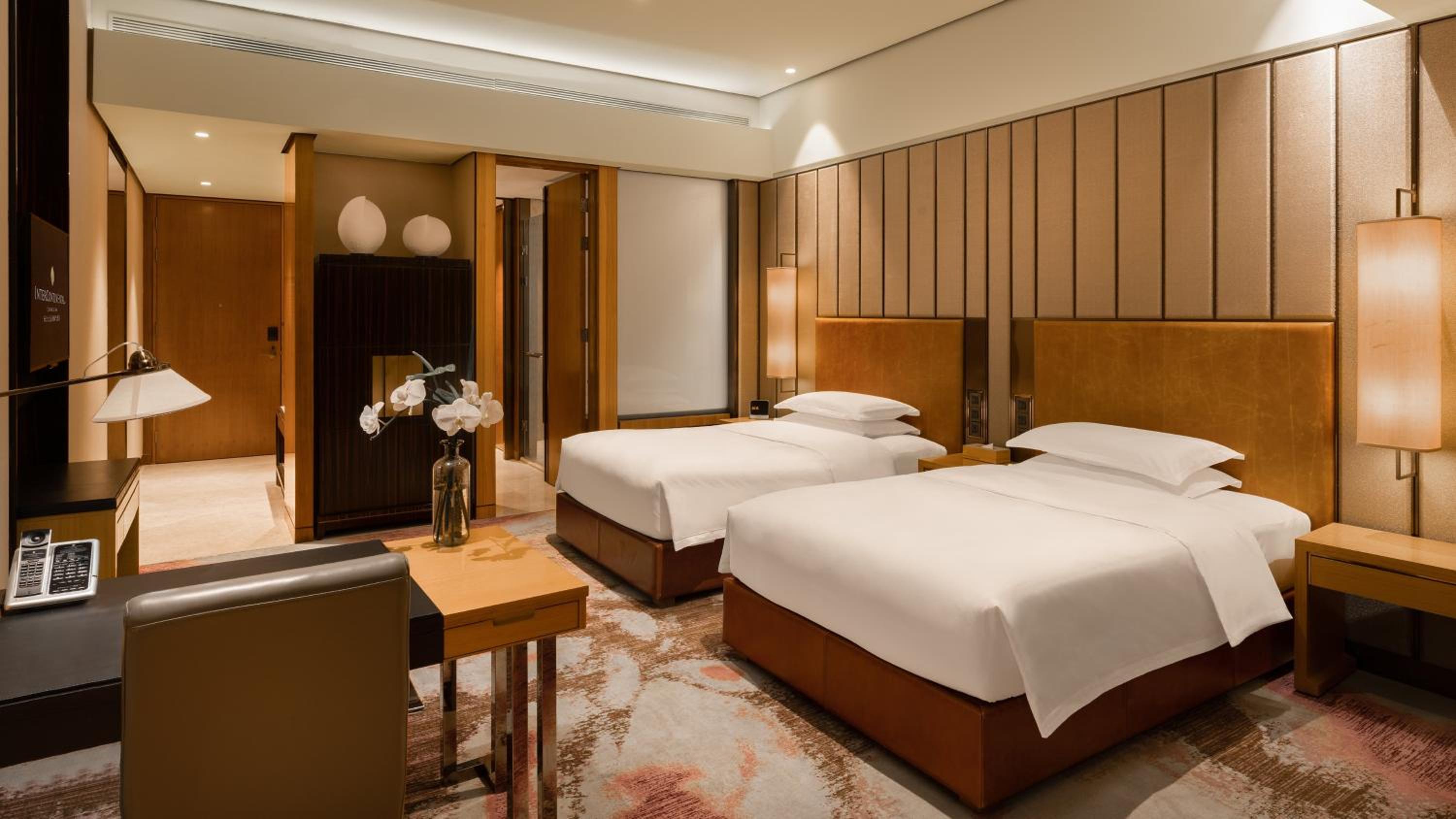 Classic Twin Room with View photo 2