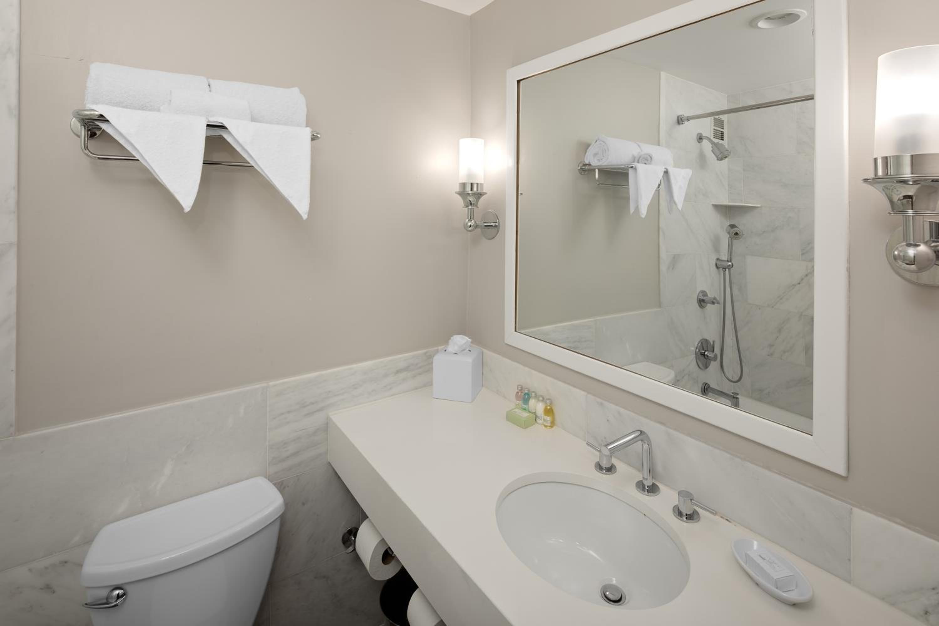 Signature King Room - Photo 4