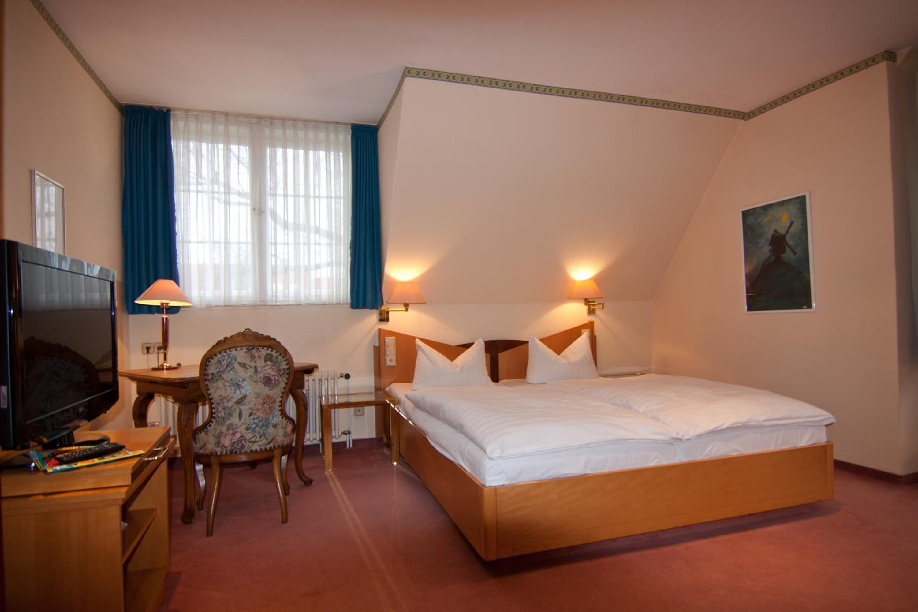 Business Double Room - Photo 1