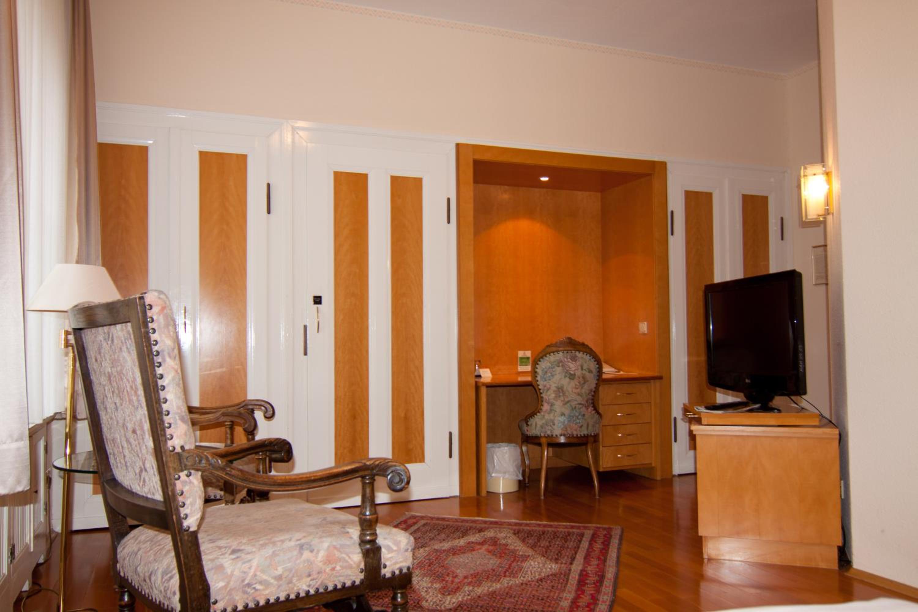 Business Double Room - Photo 5
