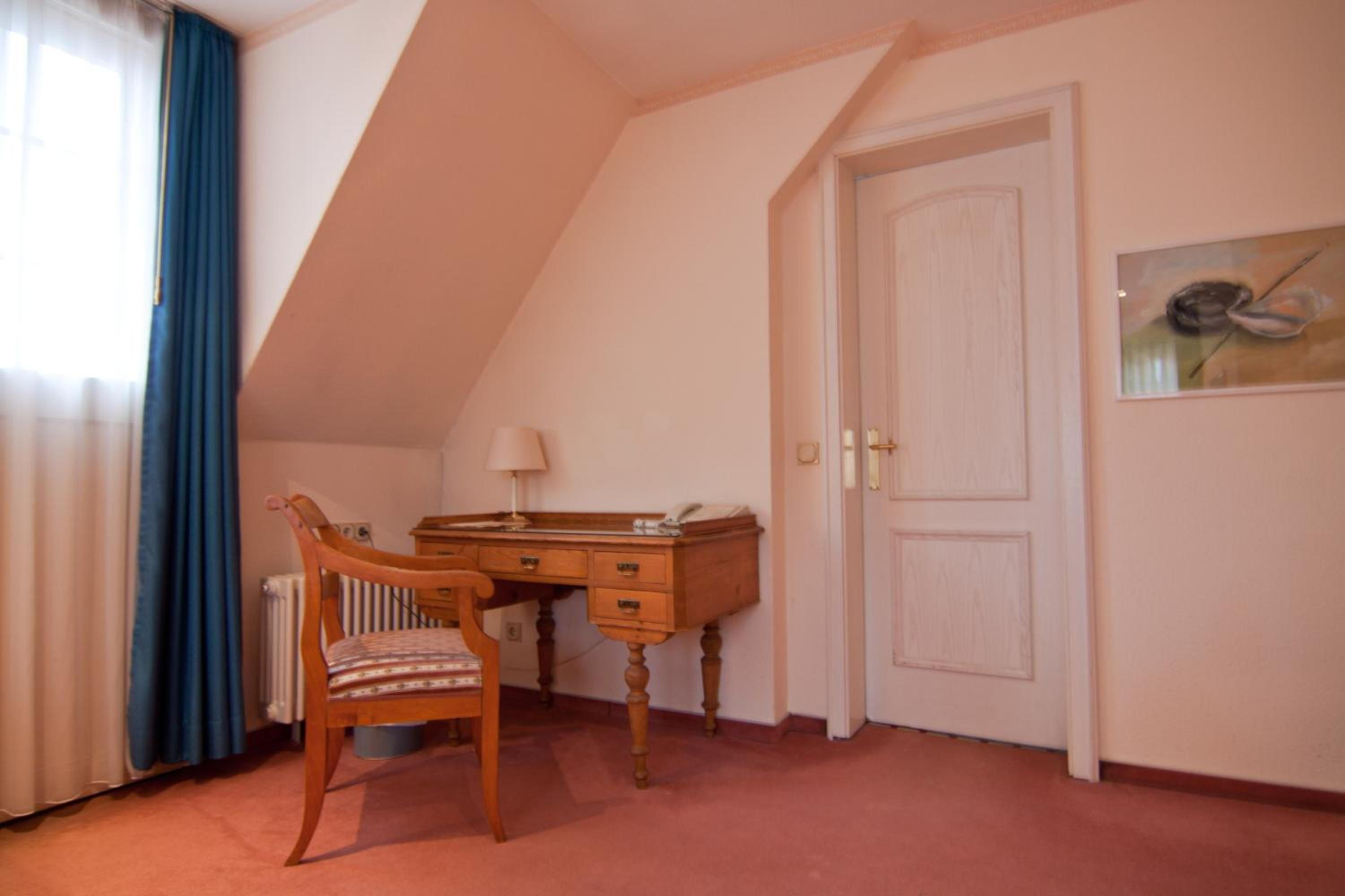 Single Room photo 3