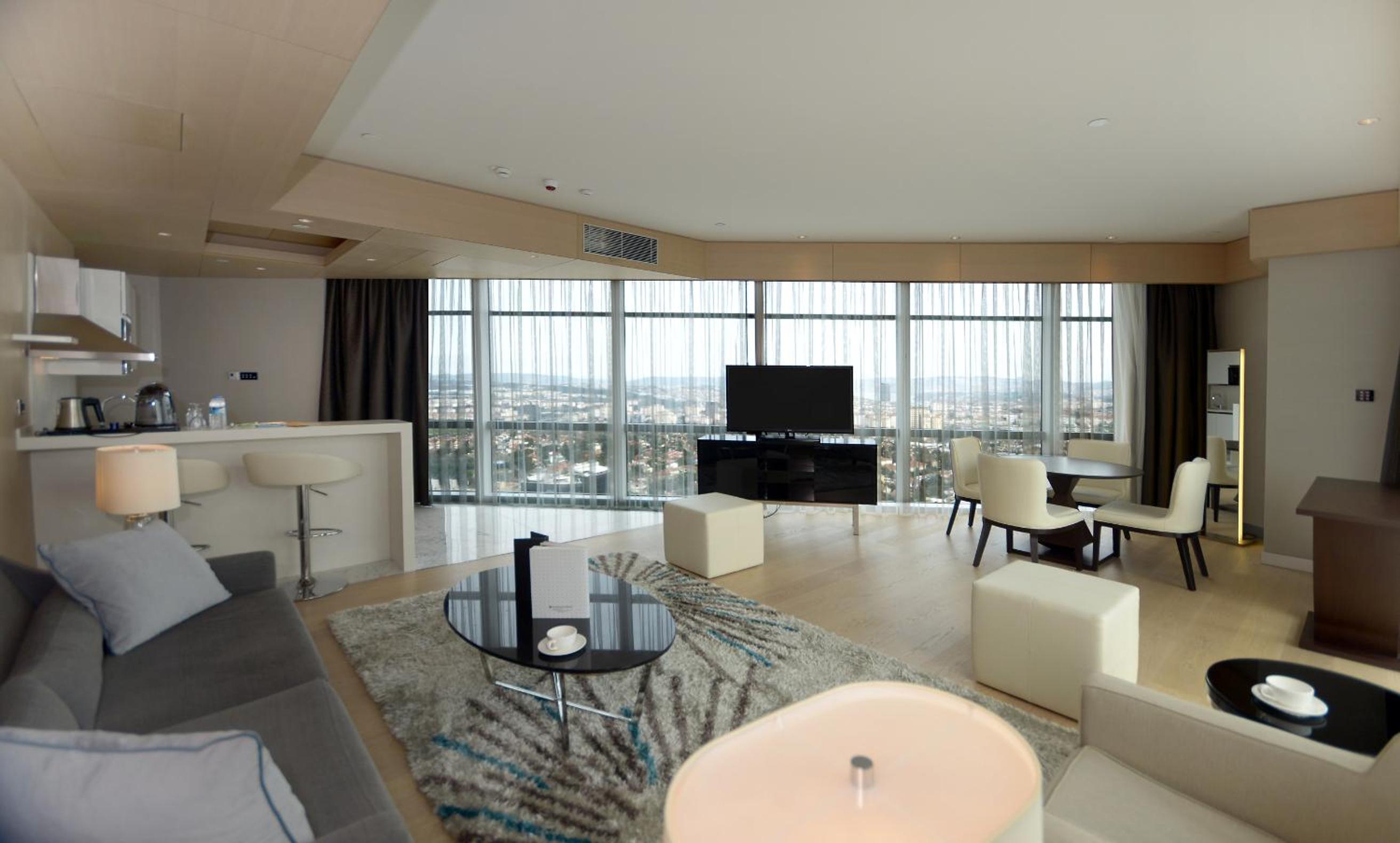 Family Two Bedroom Suite with Partial Sea View & Kitchenette