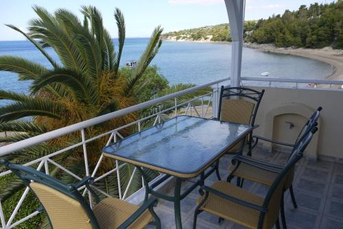 One-Bedroom Apartment with Sea View (4 Adults) photo 1