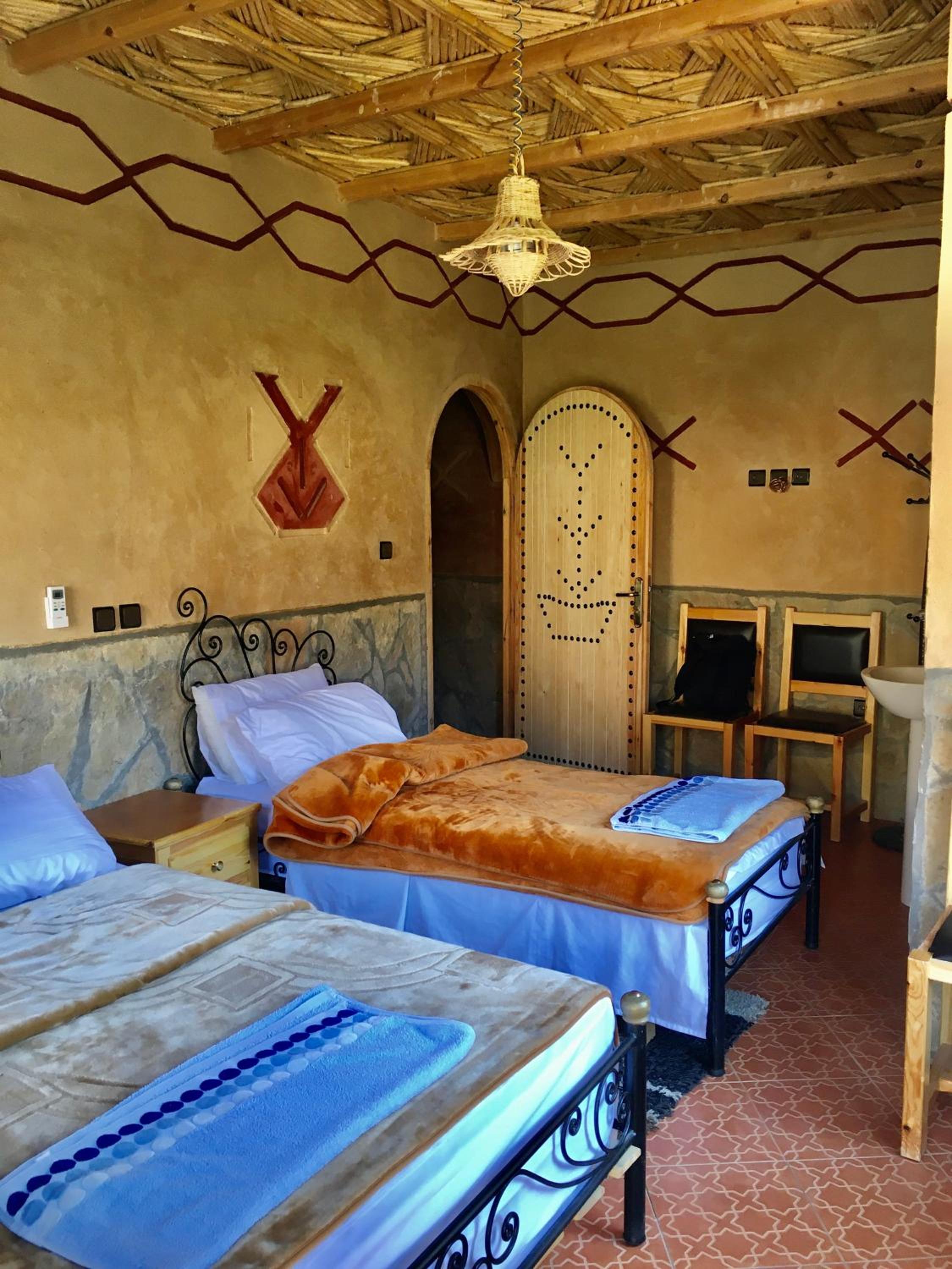 Triple Room with Balcony - Photo 7