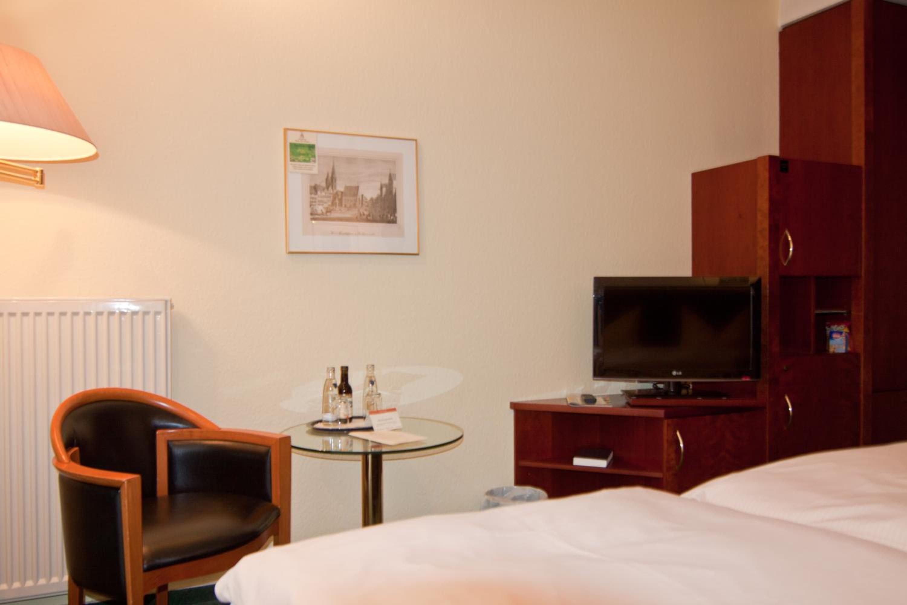 Business Double Room - Photo 9