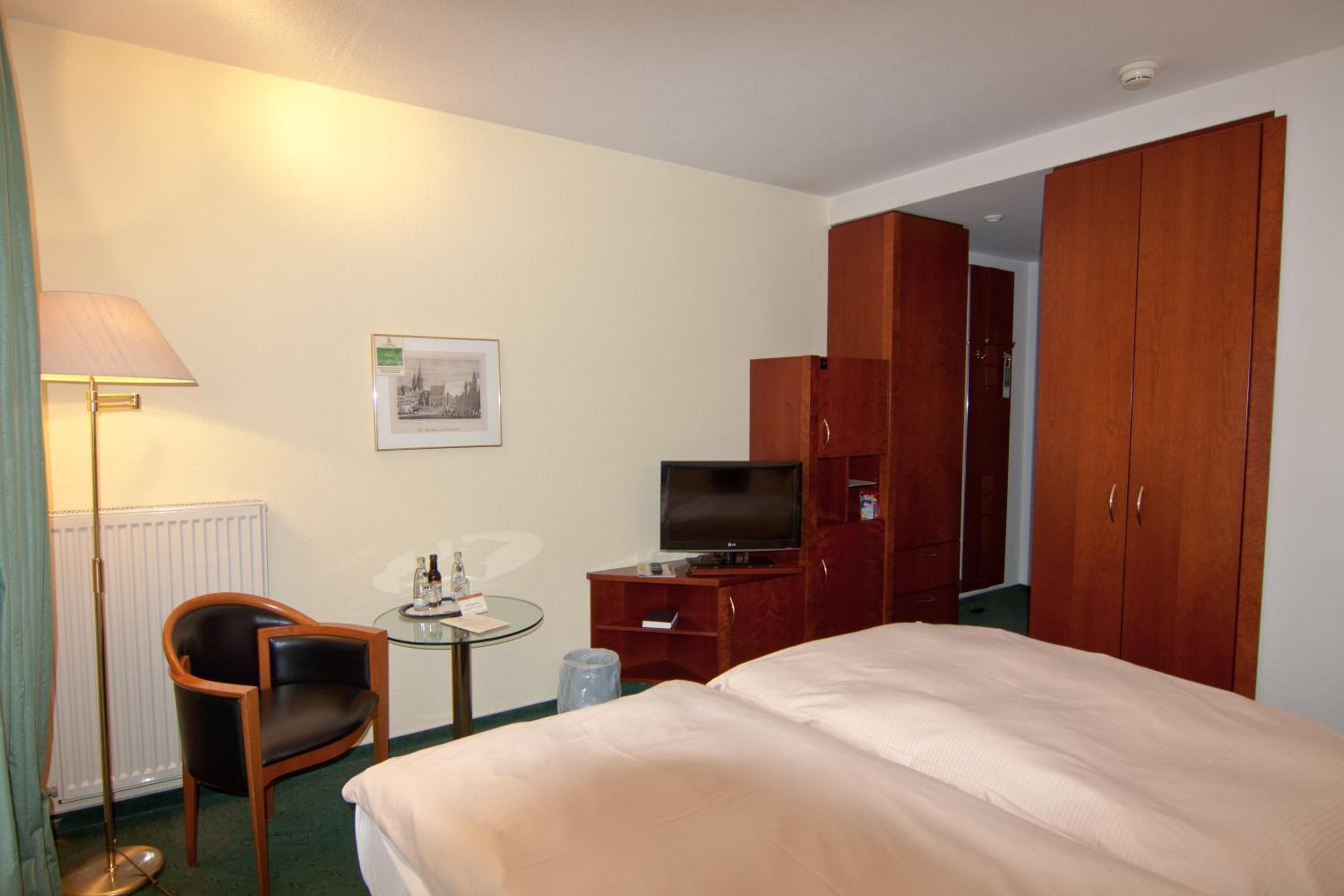 Business Double Room - Photo 10