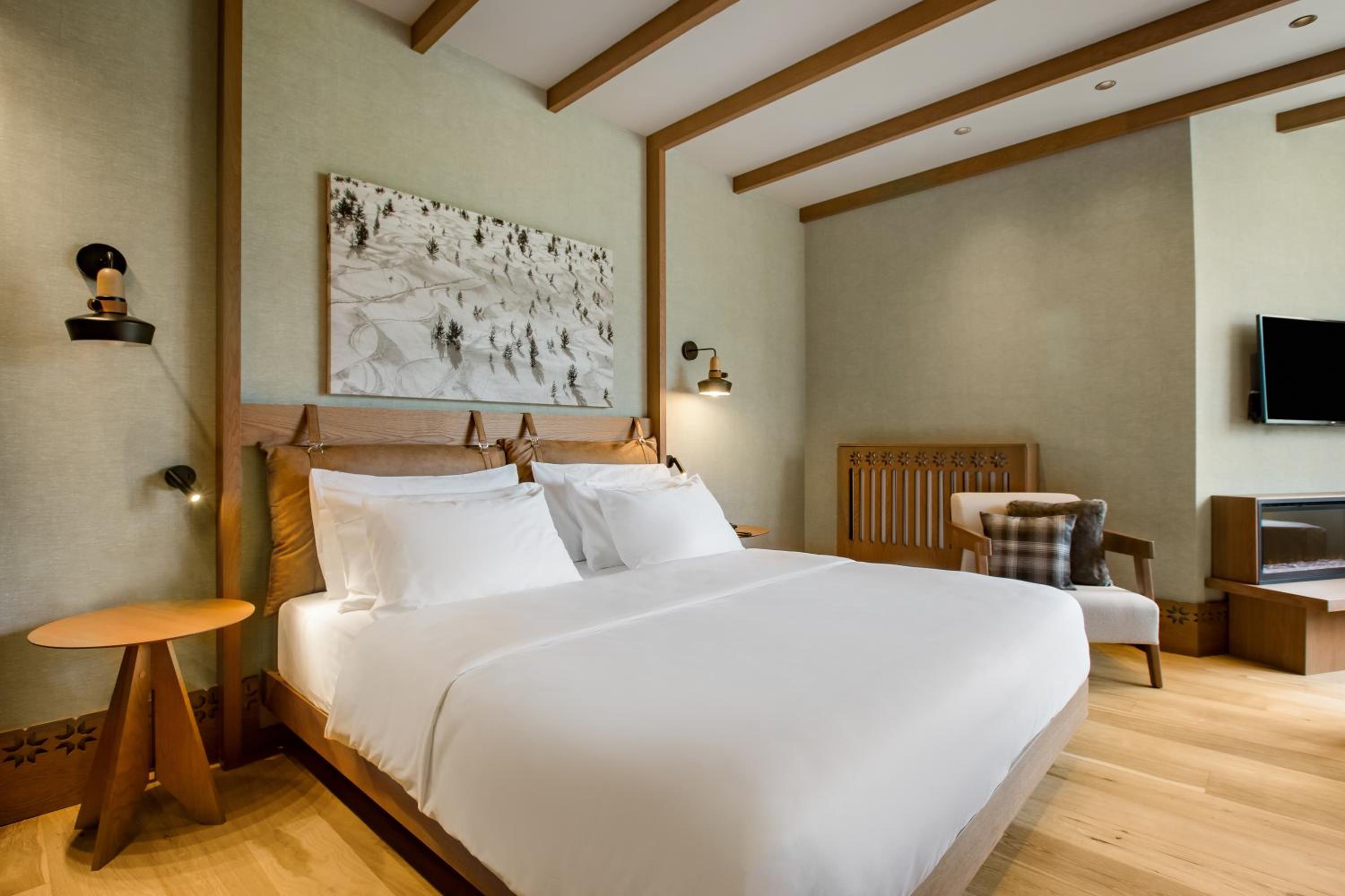 Junior Suite with Dolomites View - Photo 3