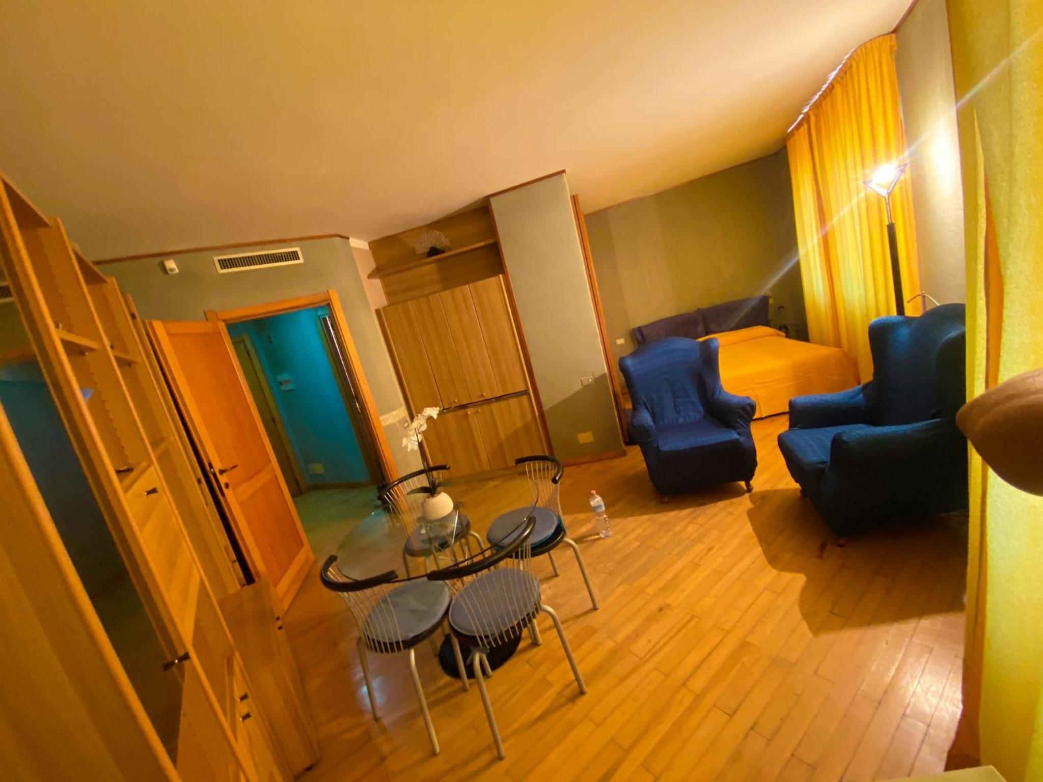 Studio Apartment - Photo 17